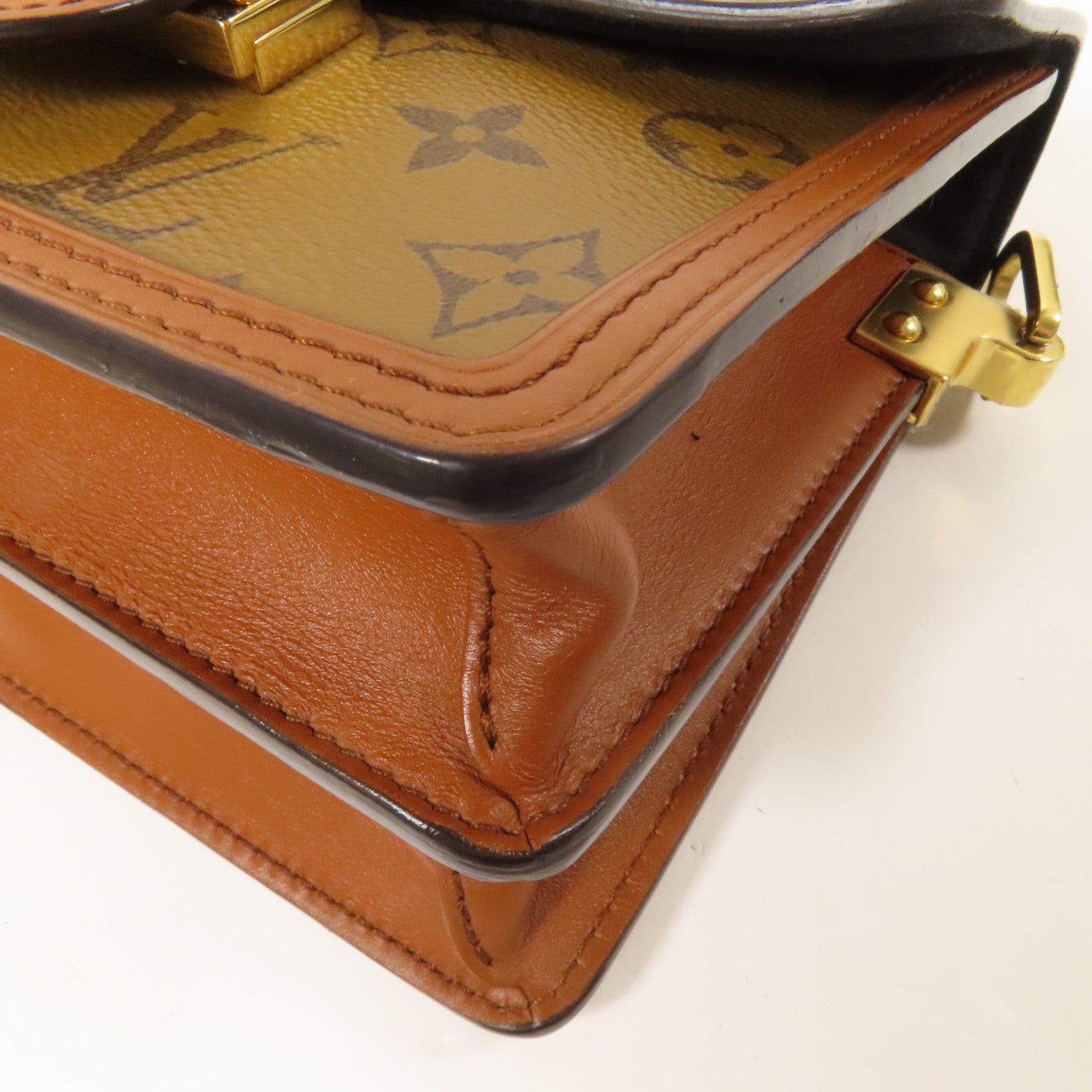 LOUIS VUITTON Monogram Reverse Mini Dauphine金扣肩背袋