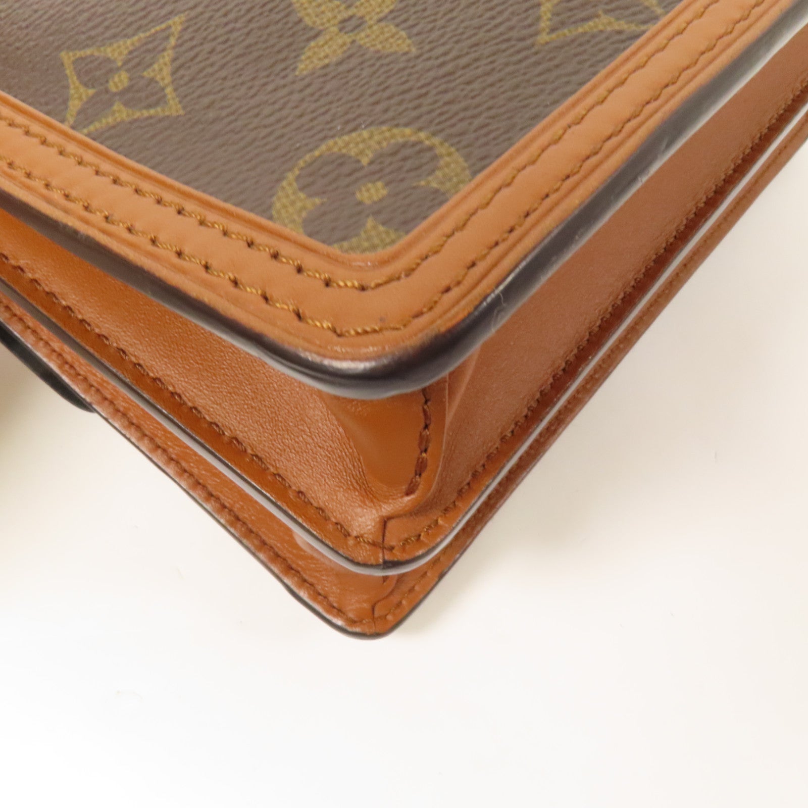 LOUIS VUITTON Monogram Reverse Mini Dauphine金扣肩背袋