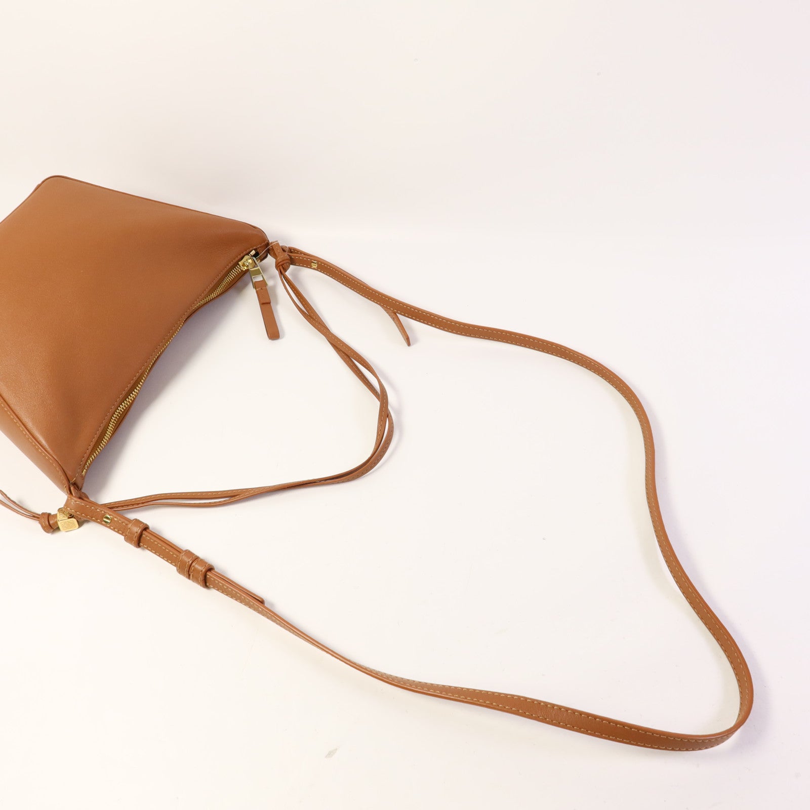 LOEWE 牛皮皮革Mini Hammock Hobo金扣手挽肩背兩用袋