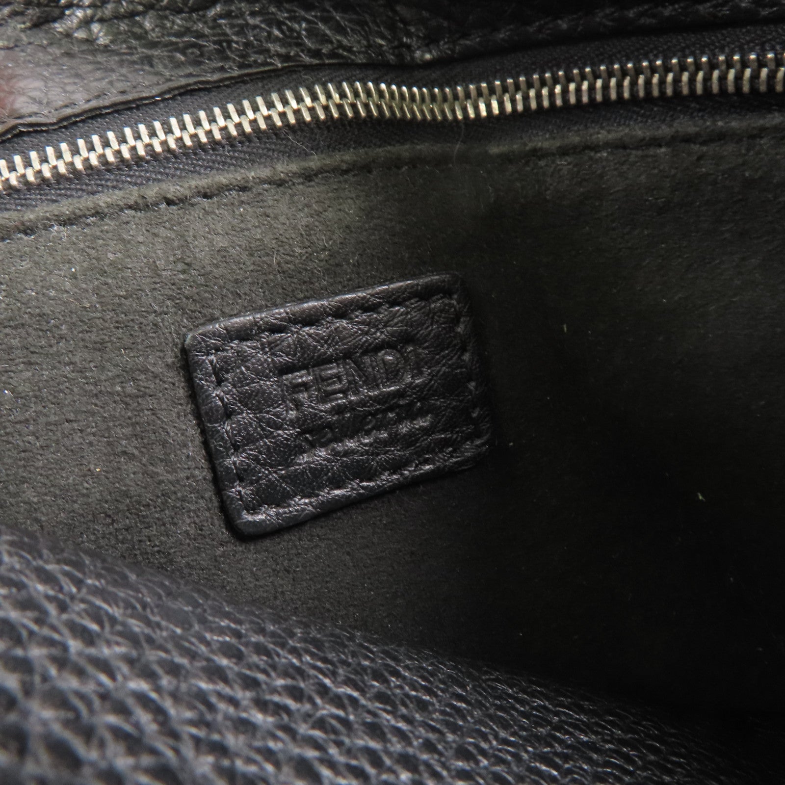 FENDI 牛皮皮革Eye Monster銀扣手拿包