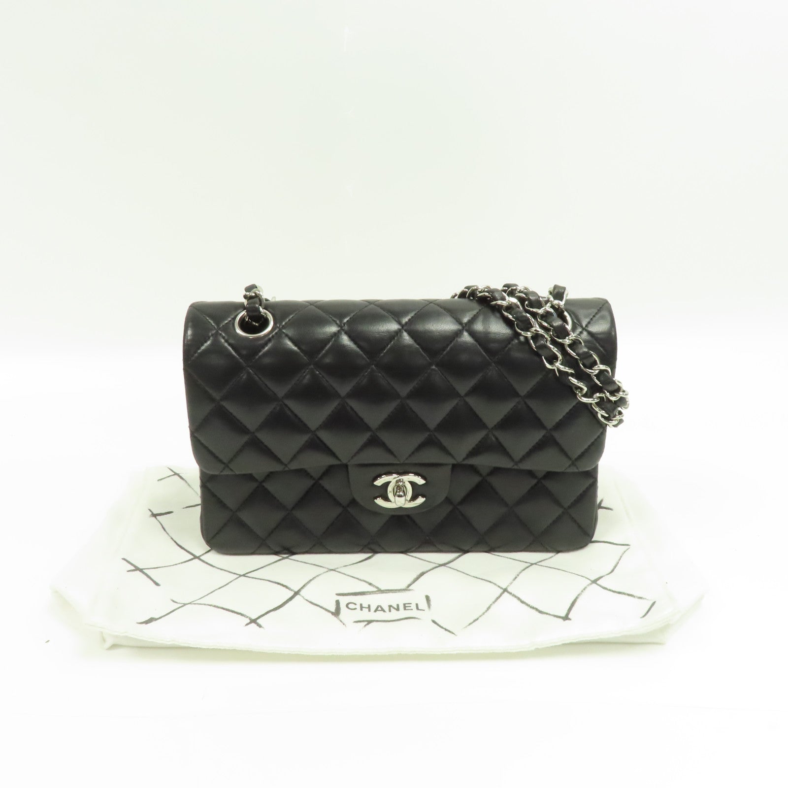 CHANEL 菱格羊皮皮革Classic Flap 23銀扣鏈帶肩背袋黑色