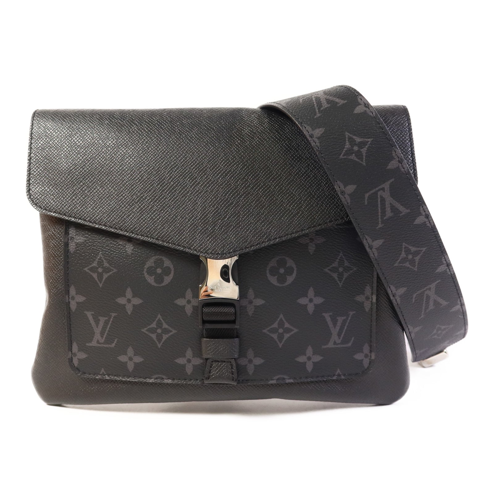 LOUIS VUITTON Taigarama Outdoor Flap Messenger銀扣肩背袋