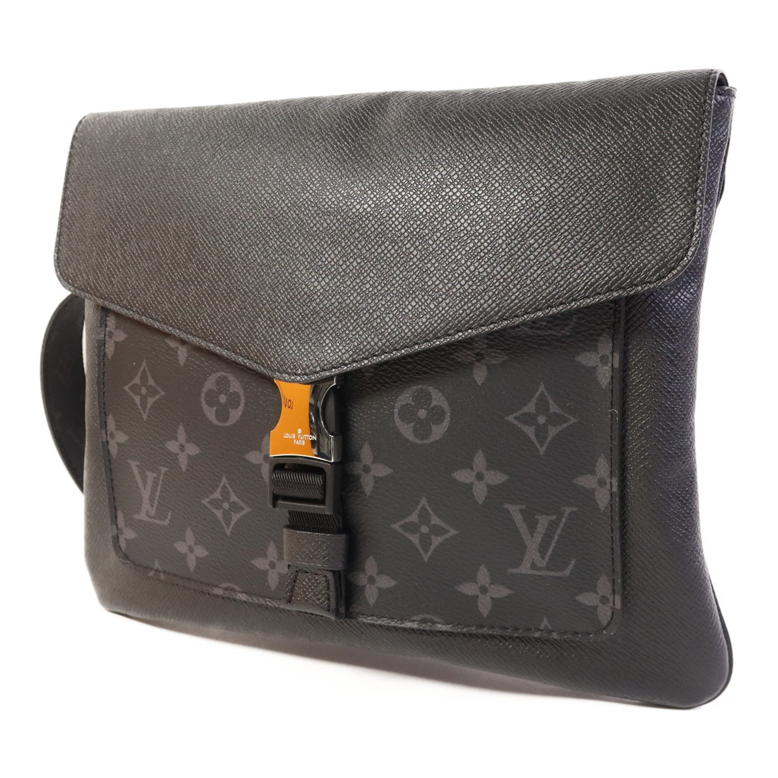 LOUIS VUITTON Taigarama Outdoor Flap Messenger銀扣肩背袋