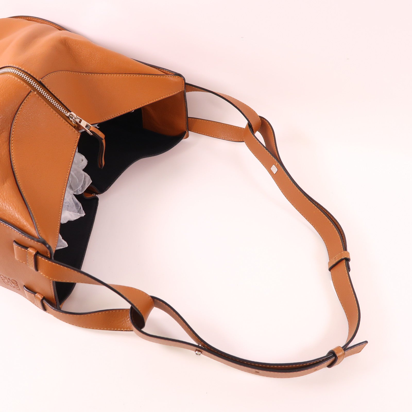 LOEWE 牛皮皮革Hammock銀扣手挽肩背兩用袋