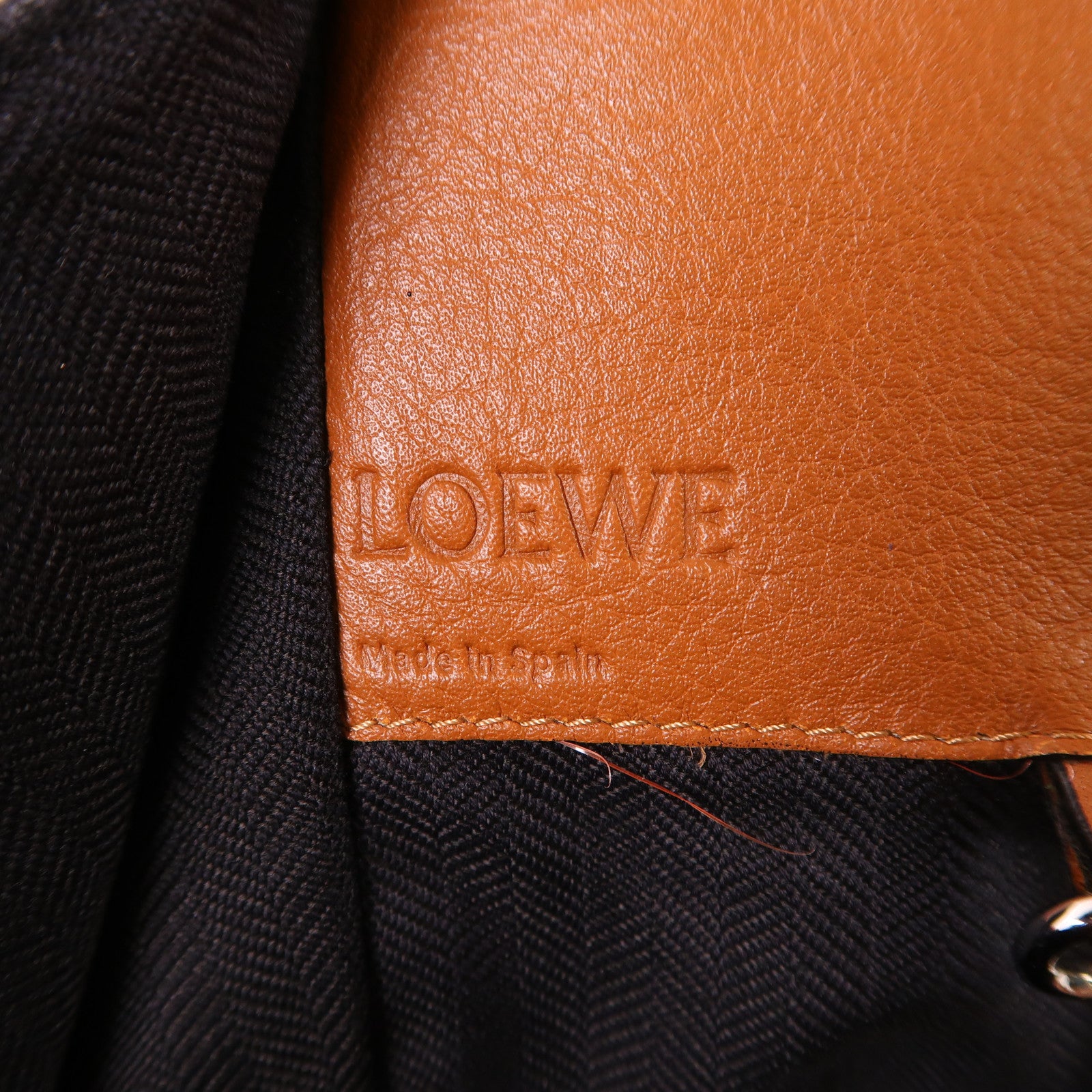 LOEWE 牛皮皮革Hammock銀扣手挽肩背兩用袋