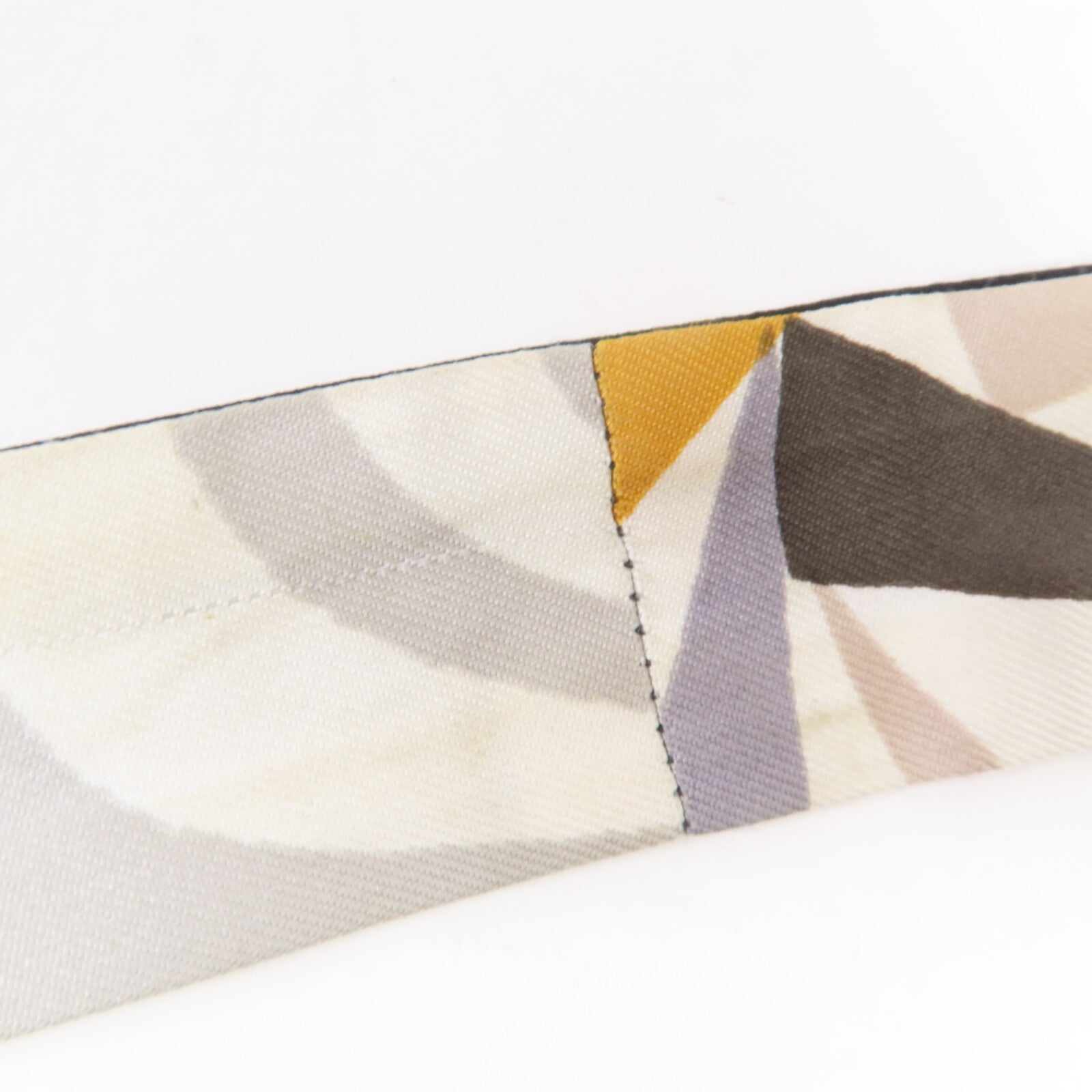 HERMES 絲質Jeu De Soie Twillon絲巾