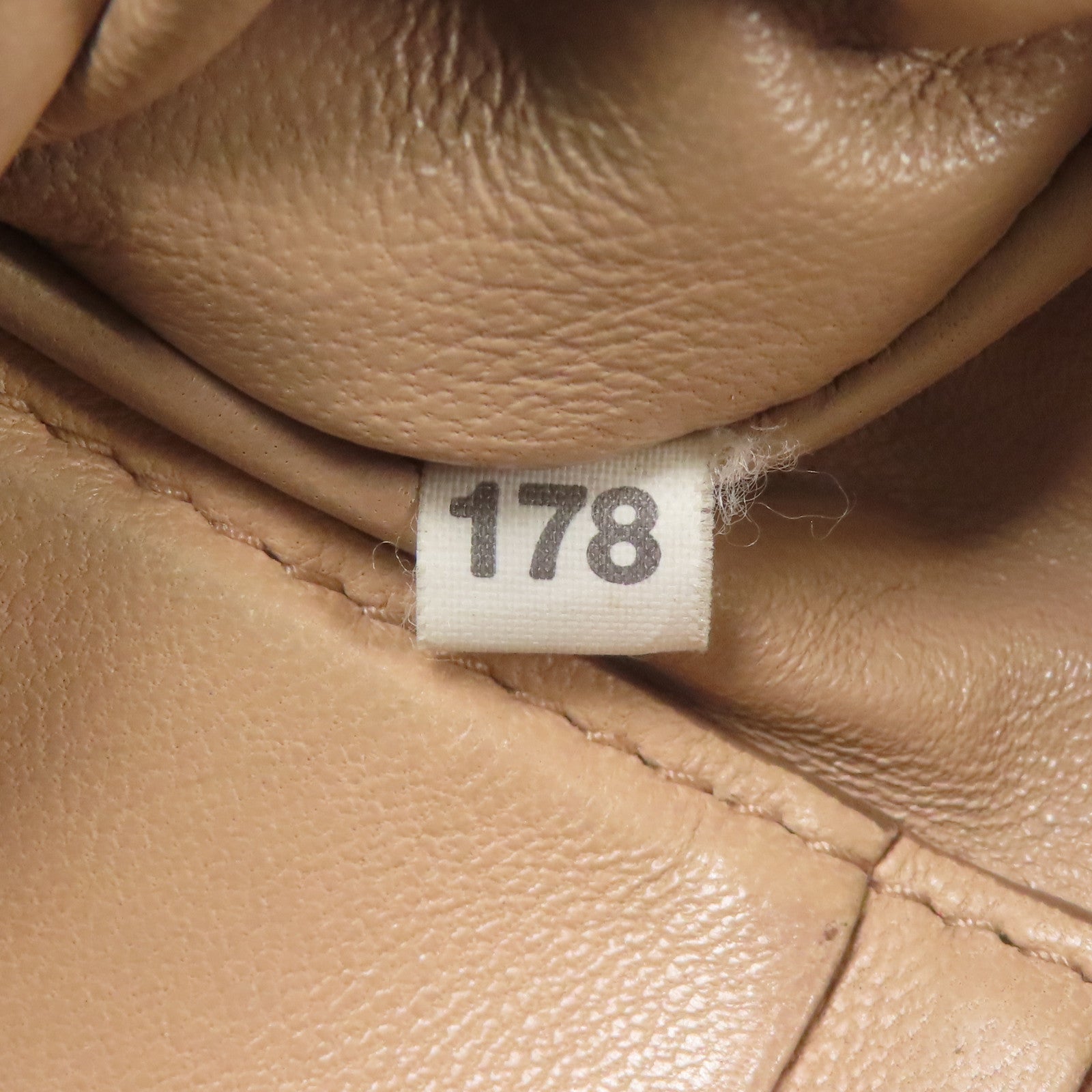 Miu Miu 羊皮皮革Card Case金扣卡片套