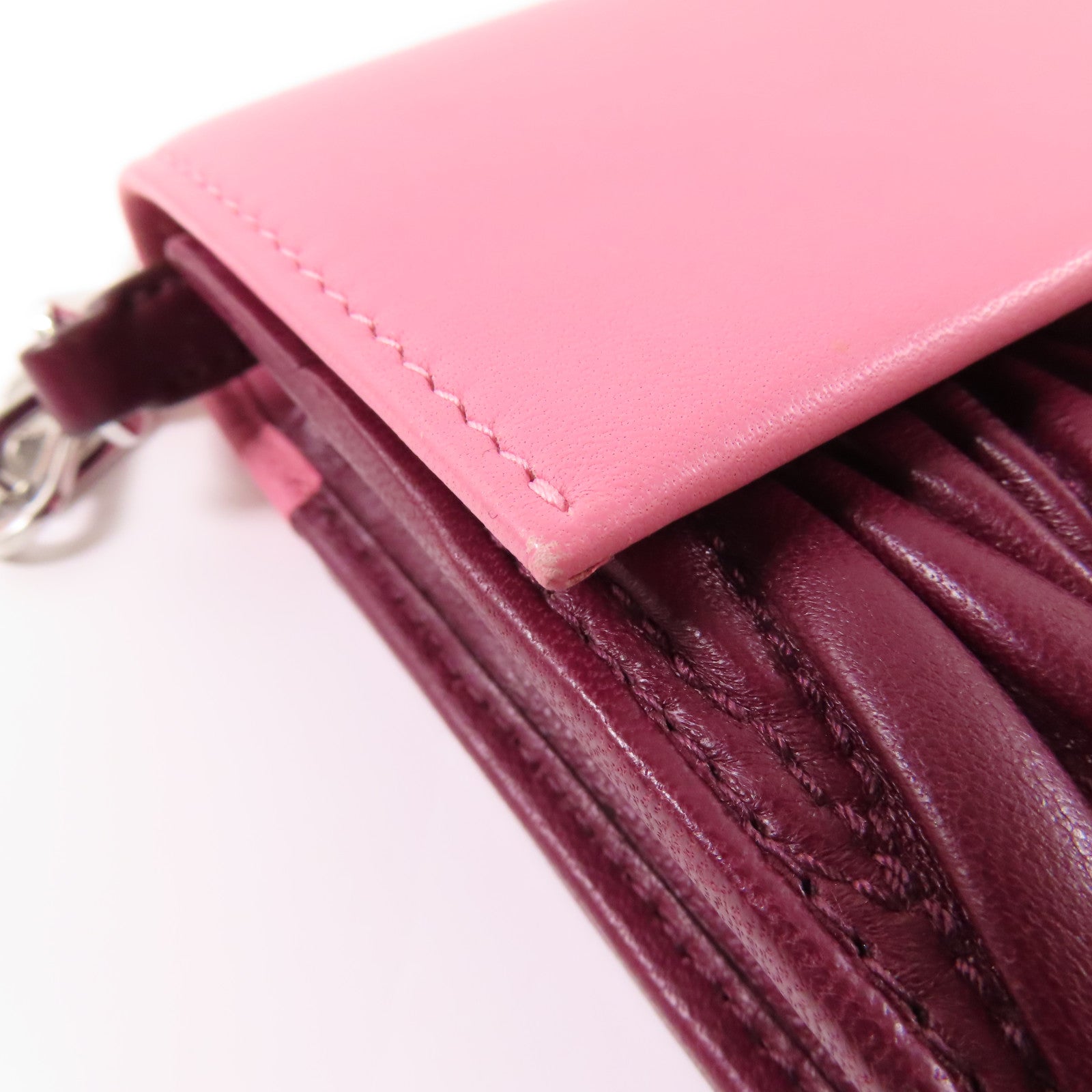 Miu Miu 羊皮皮革Chain Shoulder Wallet銀扣鏈帶肩背袋