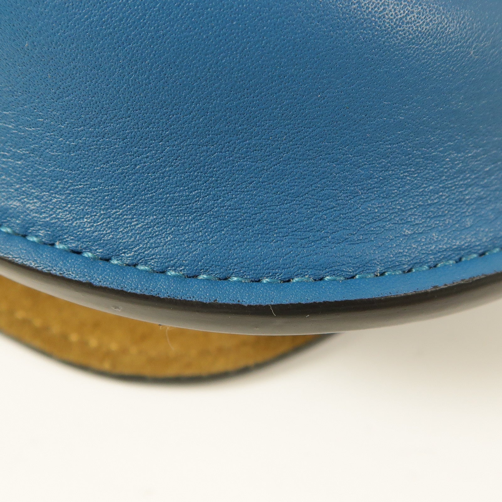 LOEWE 羊皮皮革Nano Gate金扣肩背袋