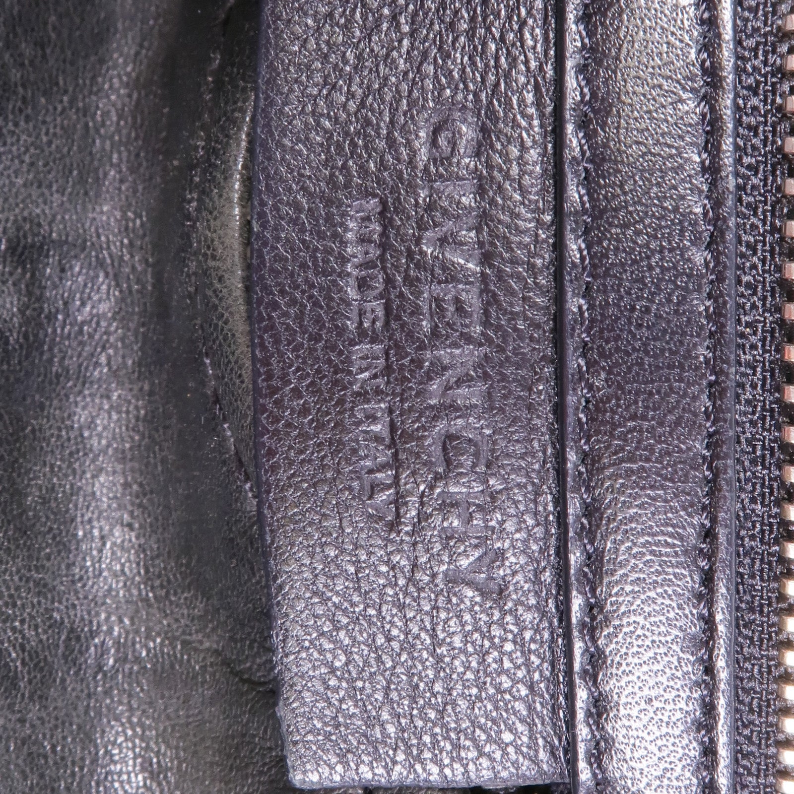 GIVENCHY 牛皮皮革Pandora Medium銀扣手挽肩背兩用袋