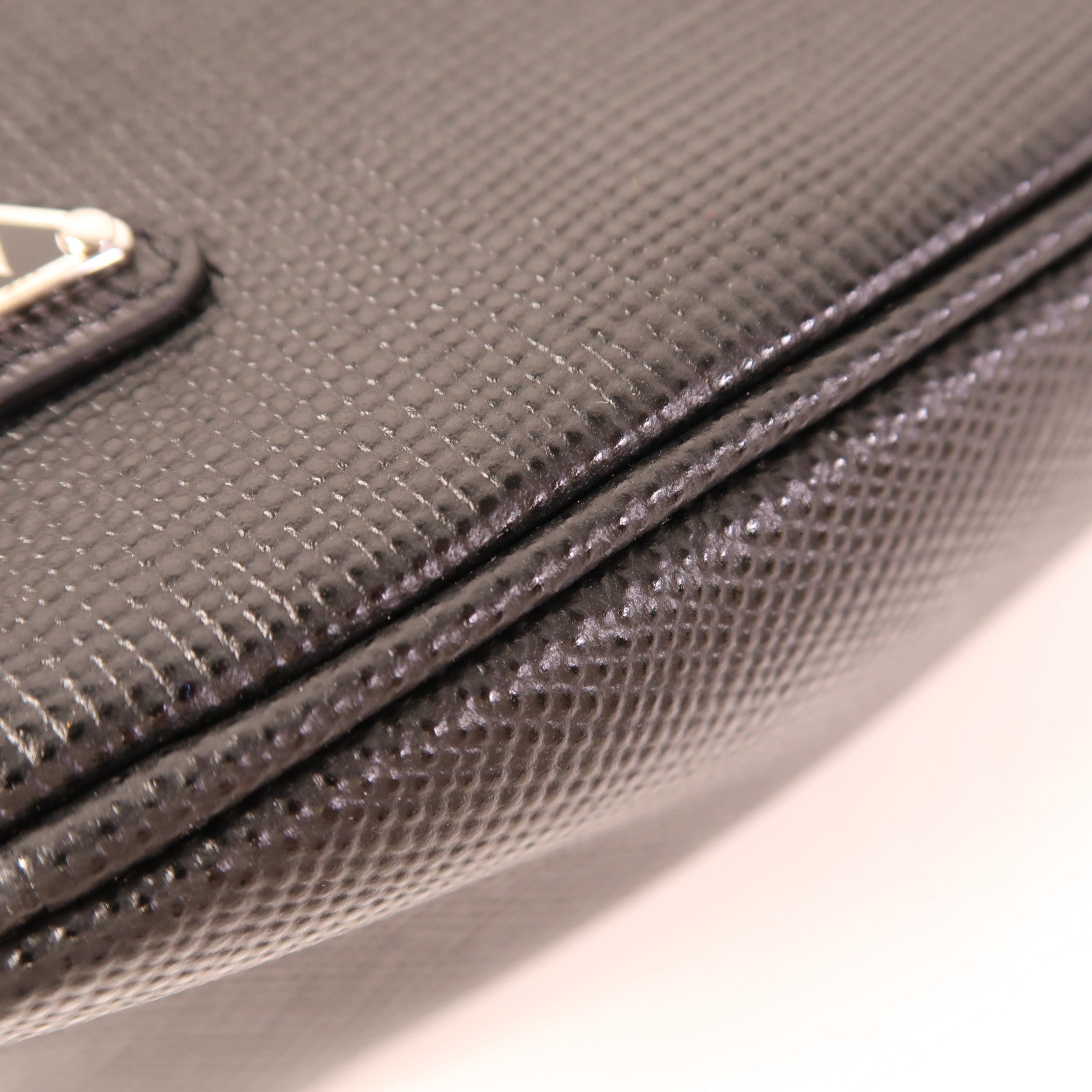 PRADA 牛皮皮革Hand Bag銀扣手拿包