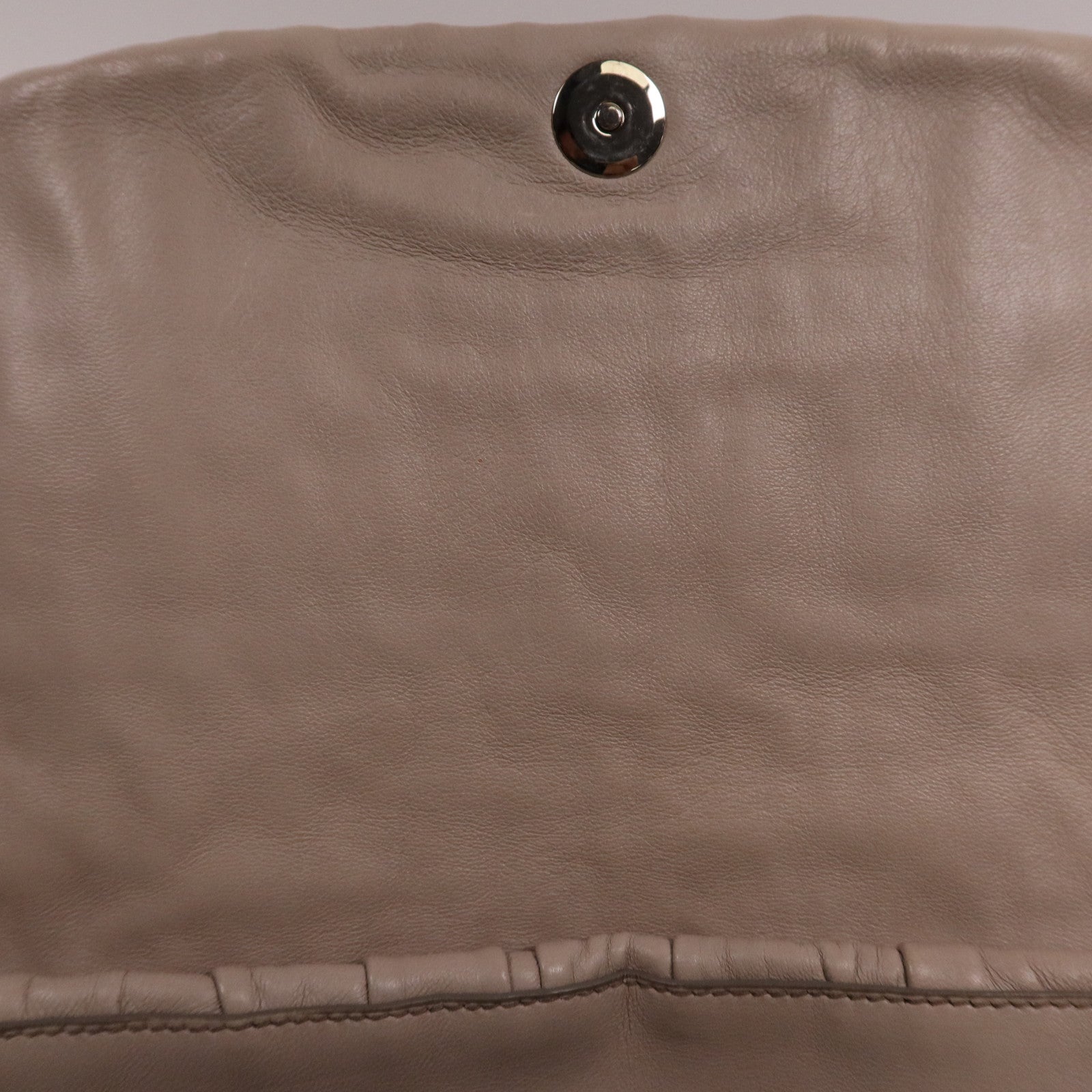 PRADA 牛皮皮革Shoulder Bag銀扣鏈帶肩背袋