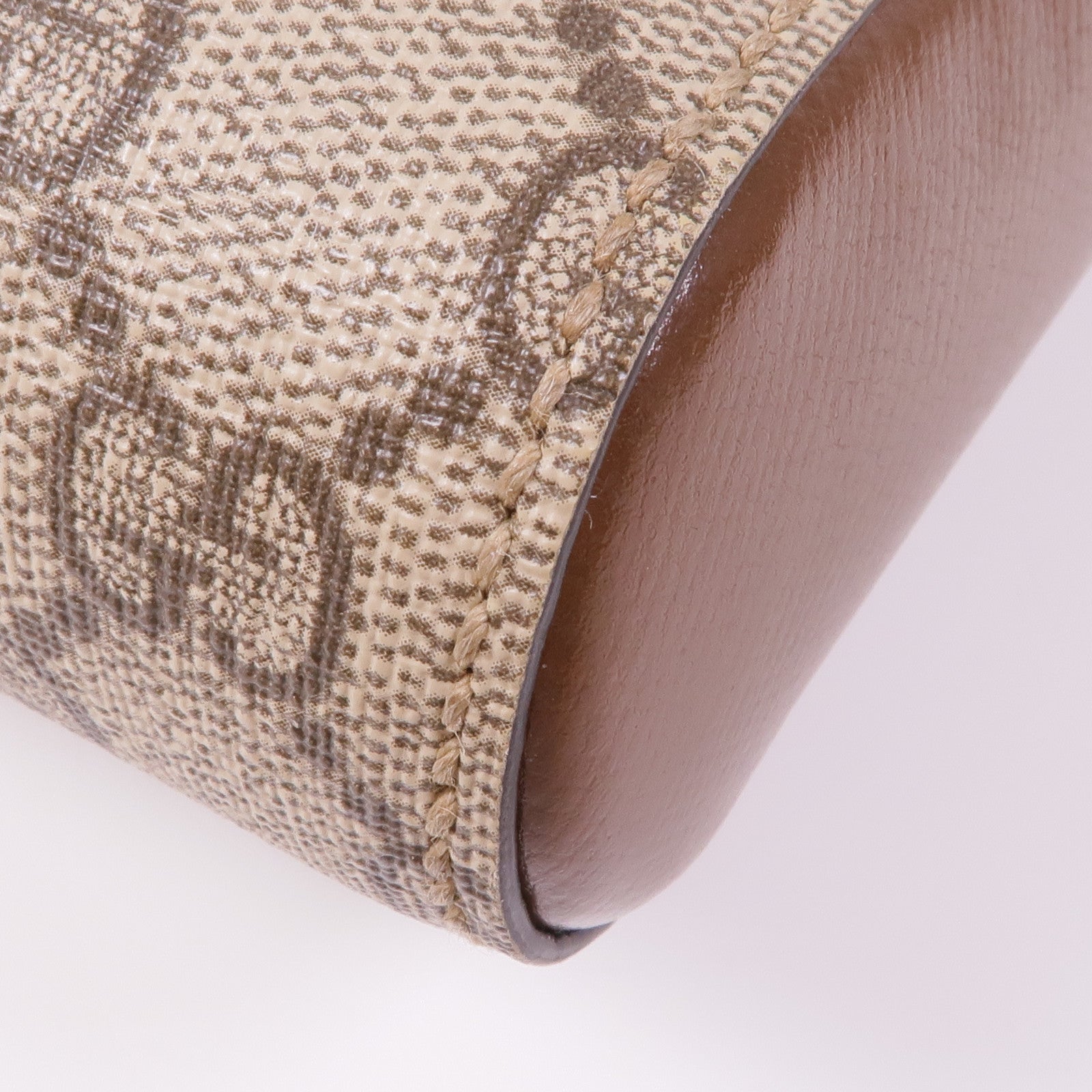 GUCCI 塗層帆布GG Supreme Messenger Bag金扣肩背袋