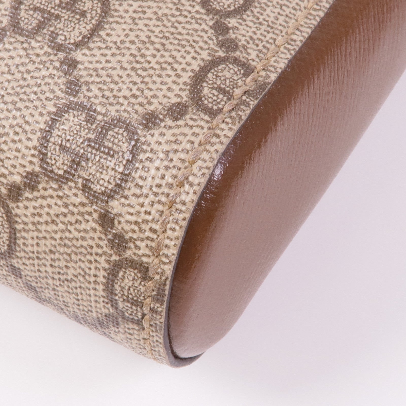 GUCCI 塗層帆布GG Supreme Messenger Bag金扣肩背袋