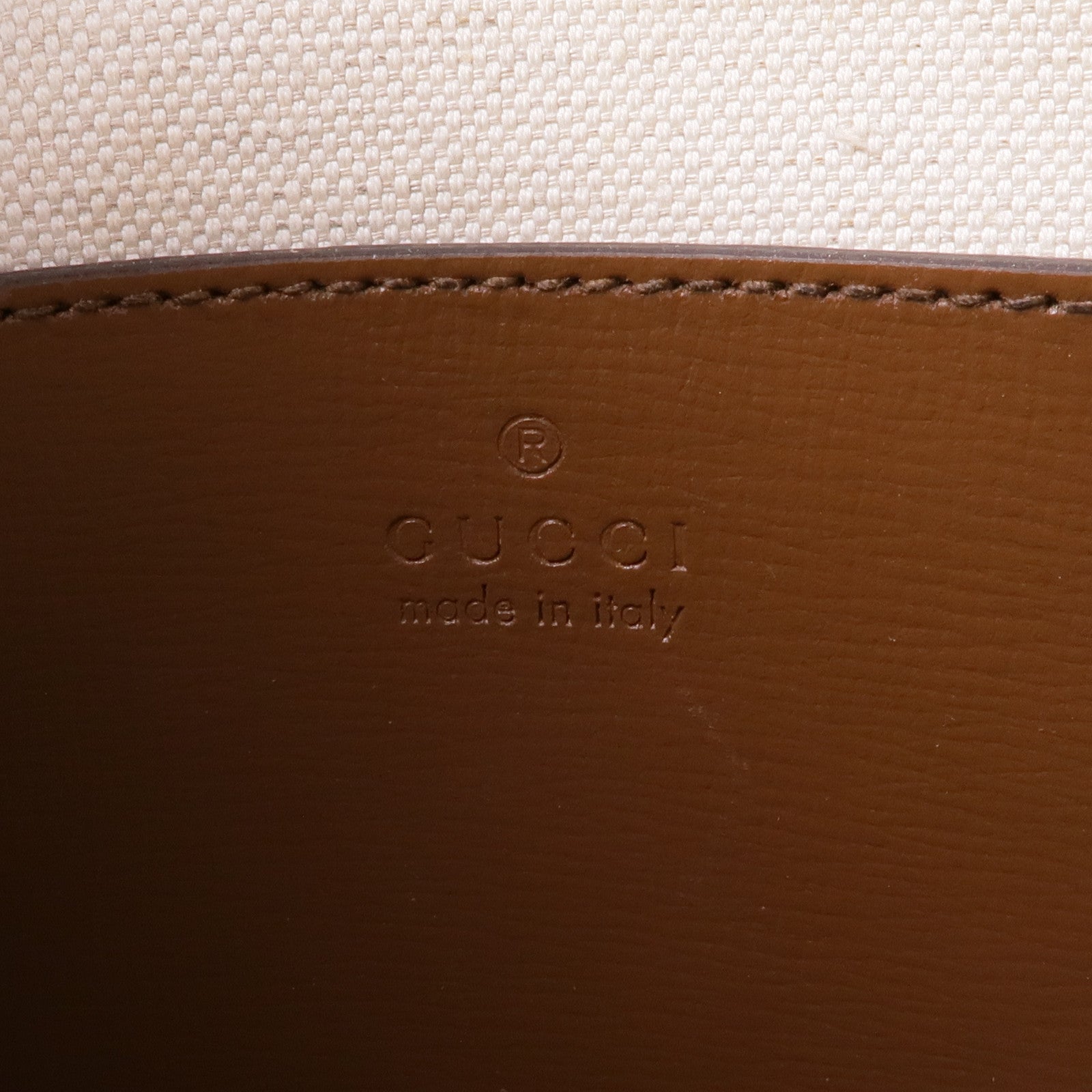 GUCCI 塗層帆布GG Supreme Messenger Bag金扣肩背袋