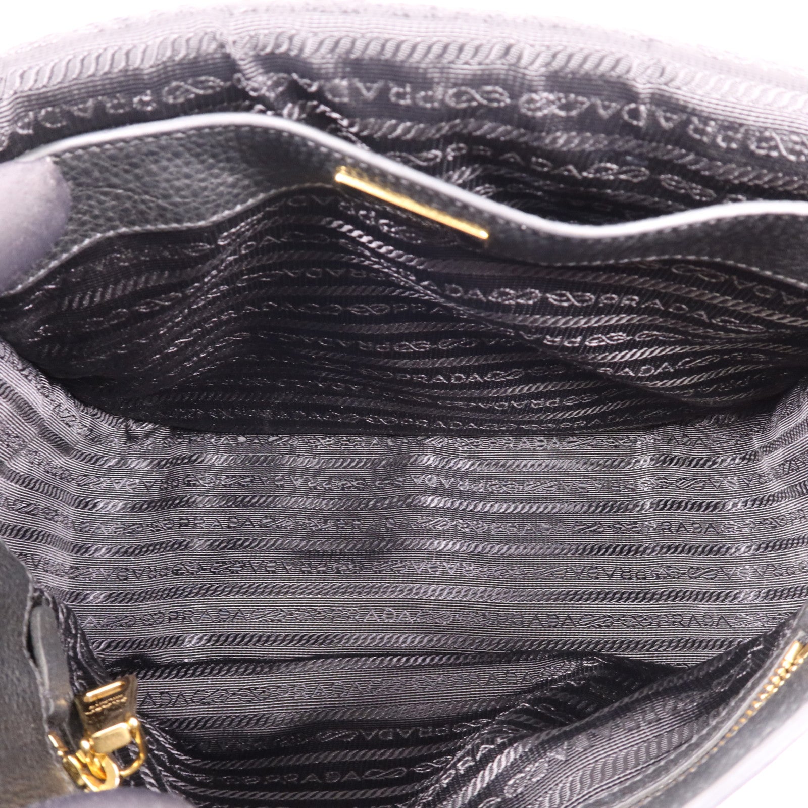 PRADA 牛皮皮革Shoulder Bag金扣肩背袋