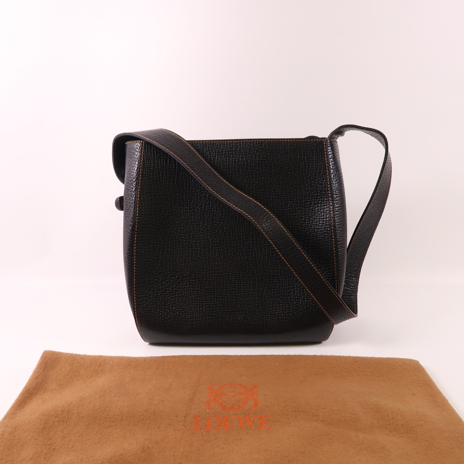 LOEWE 牛皮皮革Shoulder Bag肩背袋