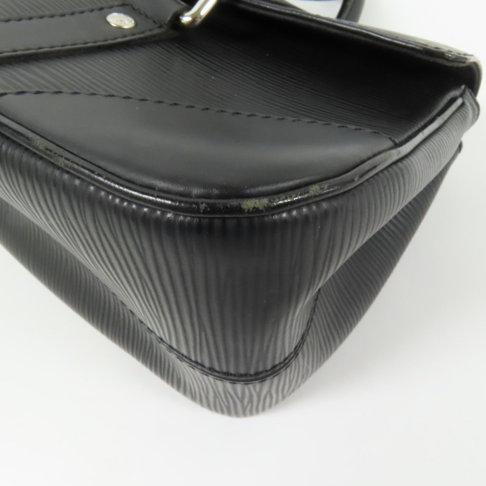 LOUIS VUITTON Epi Segur PM銀扣手挽袋