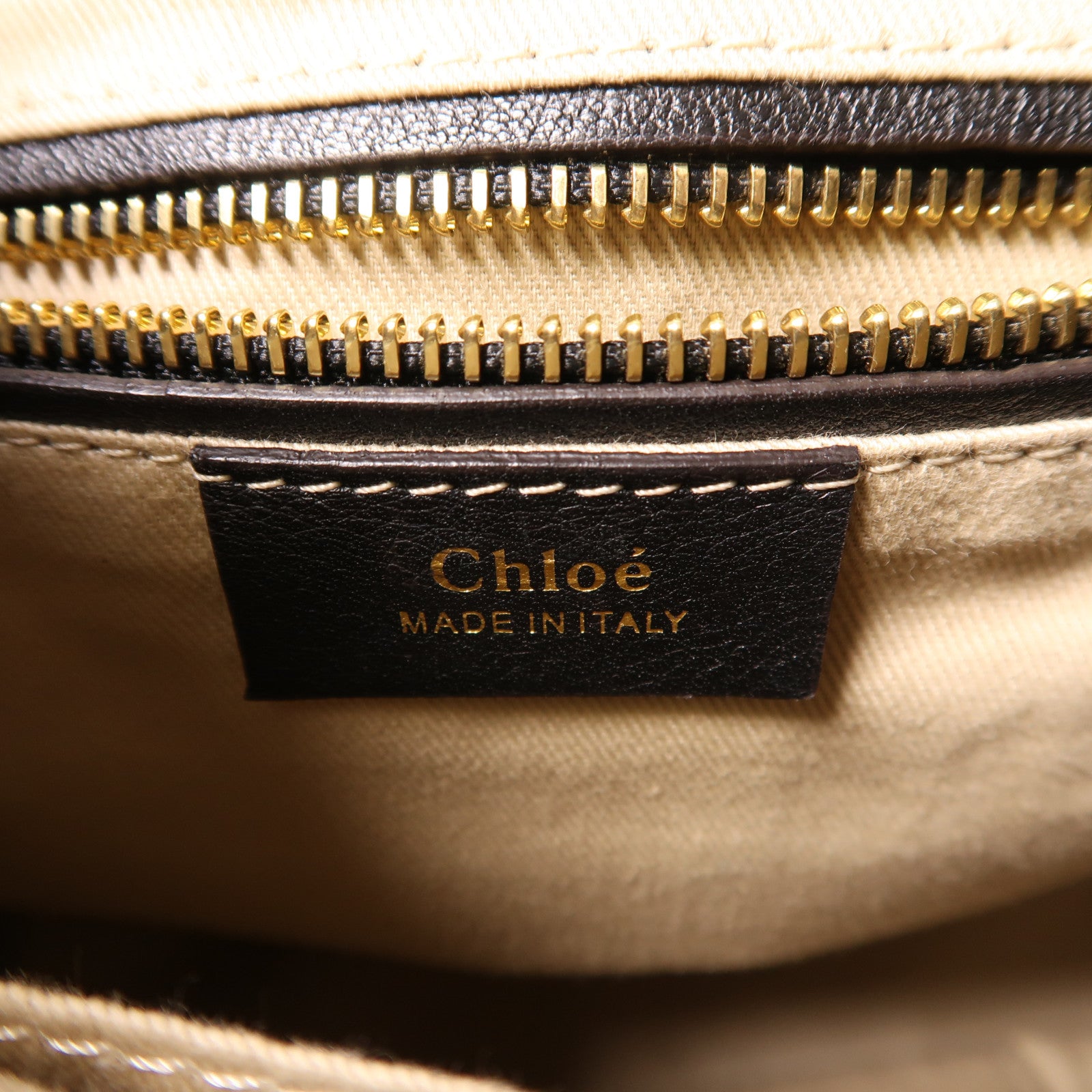 Chloe 牛皮皮革Backpack金扣背包