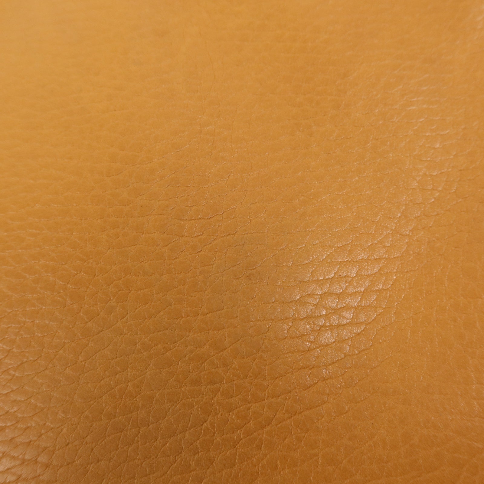 LOEWE 牛皮皮革Pouch金扣手拿包