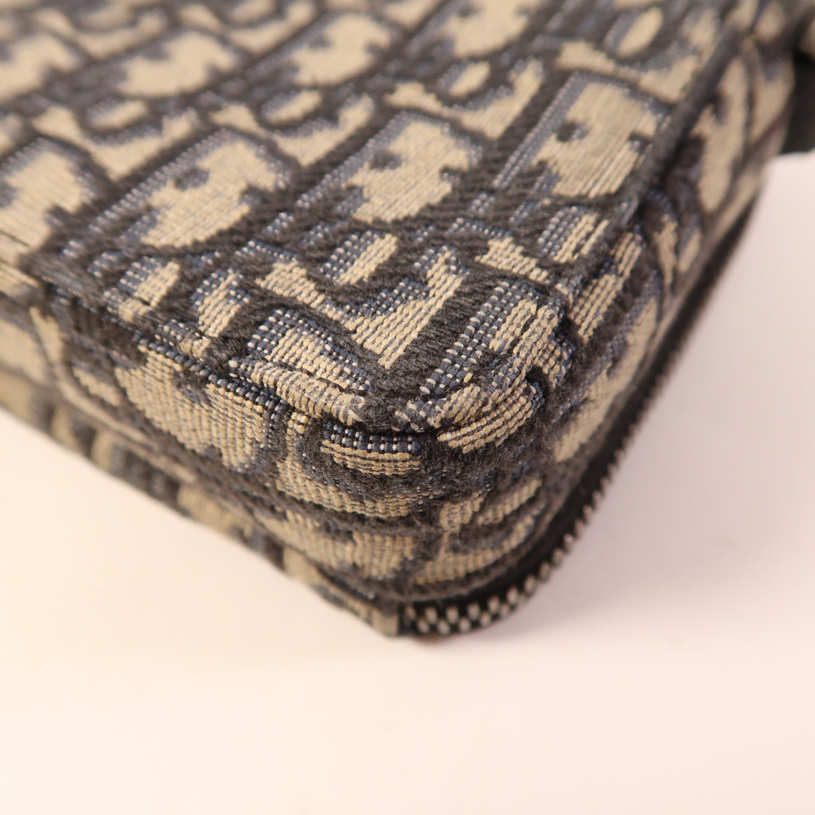 Dior 塗層帆布Zipped Pouch With Strap銀扣肩背袋