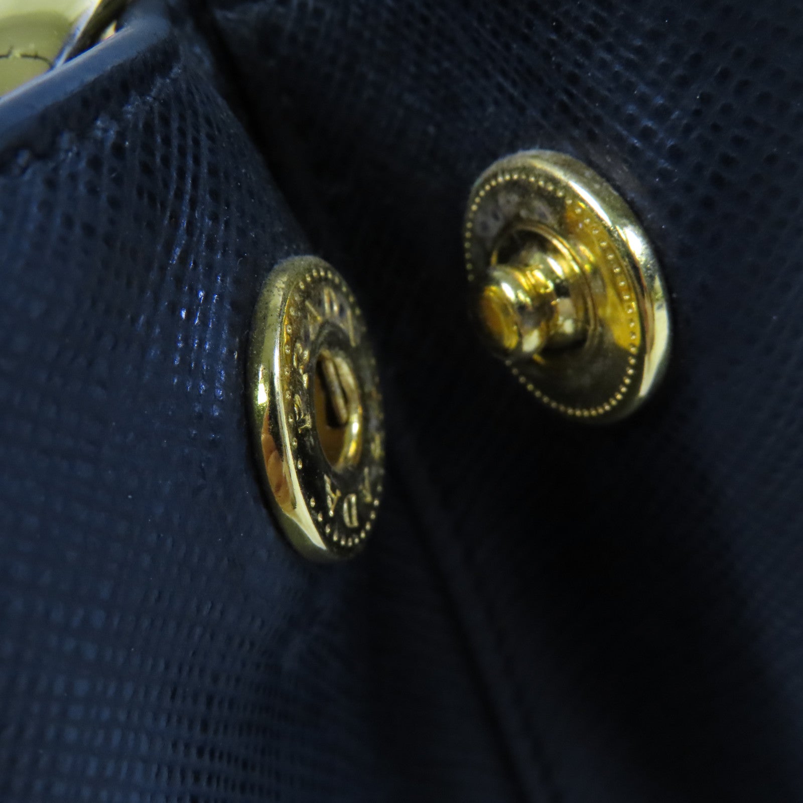 PRADA Saffiano皮革2Way Shoulder金扣手挽肩背兩用袋