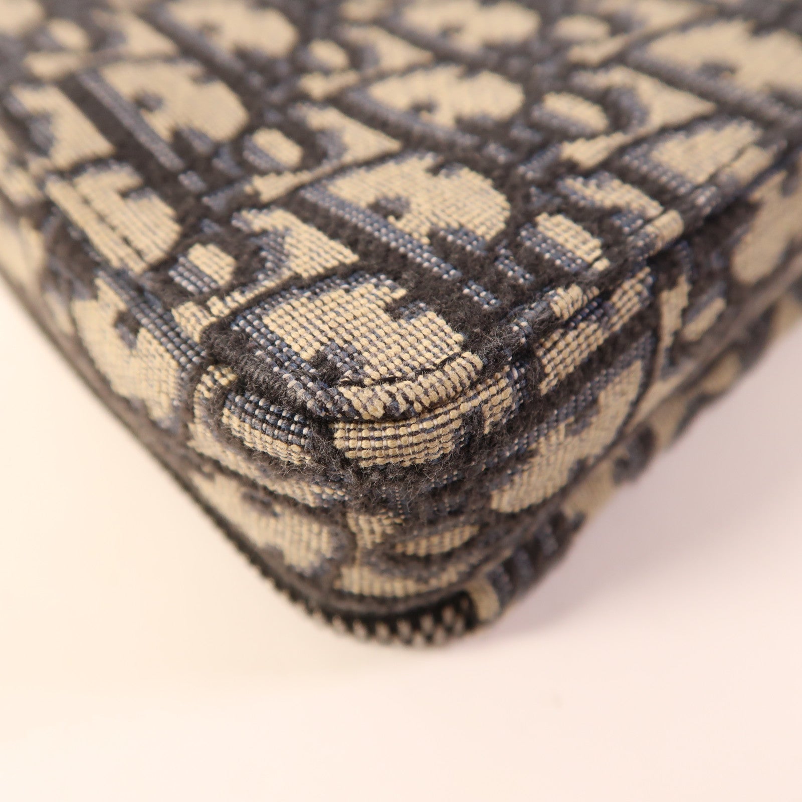 Dior 塗層帆布Zipped Pouch With Strap銀扣肩背袋