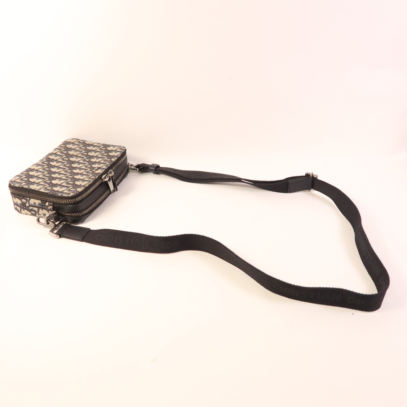 Dior 塗層帆布Zipped Pouch With Strap銀扣肩背袋