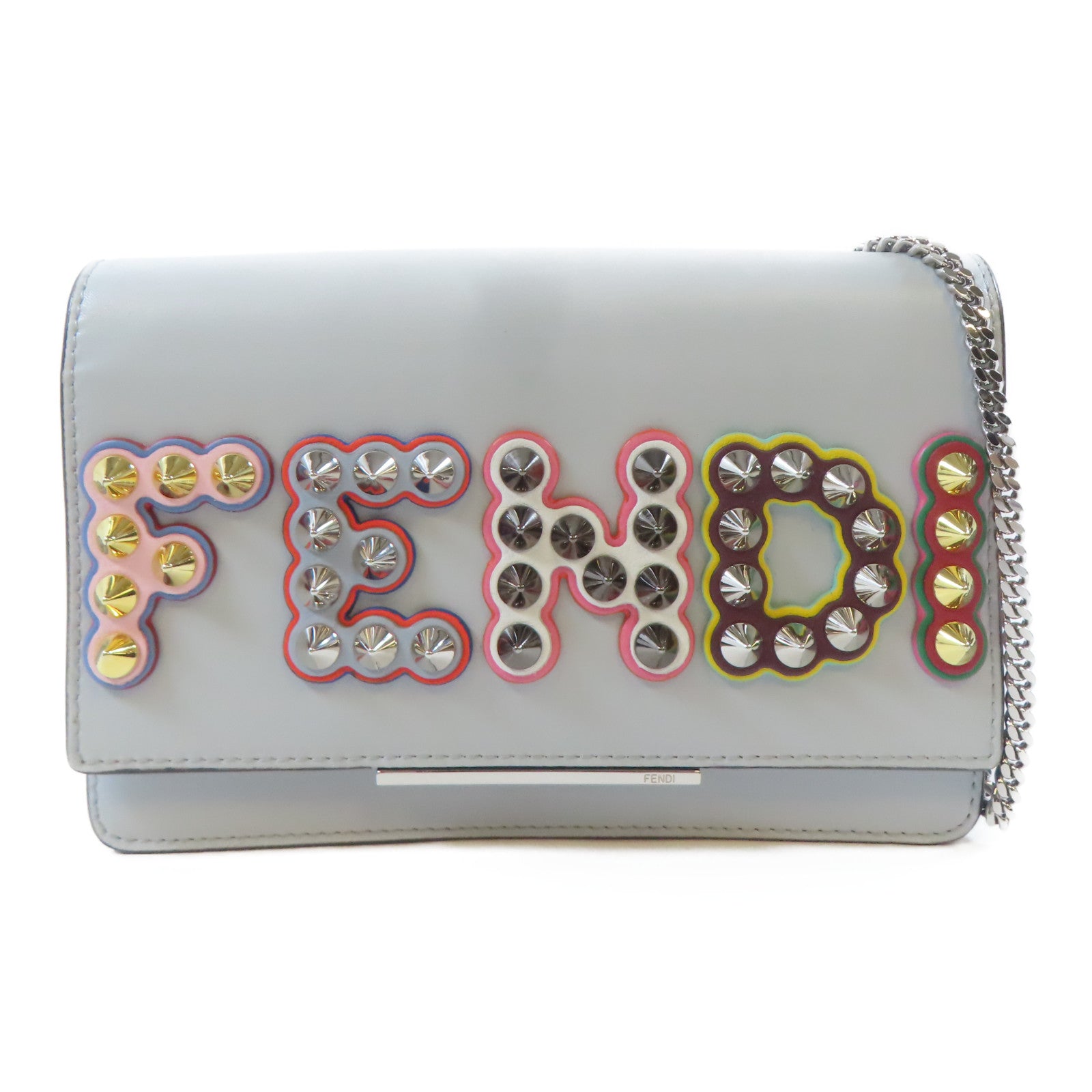 FENDI 【激減優惠】牛皮皮革"Fun Fair" Studded Logo WOC銀扣鏈帶肩背袋淺藍色