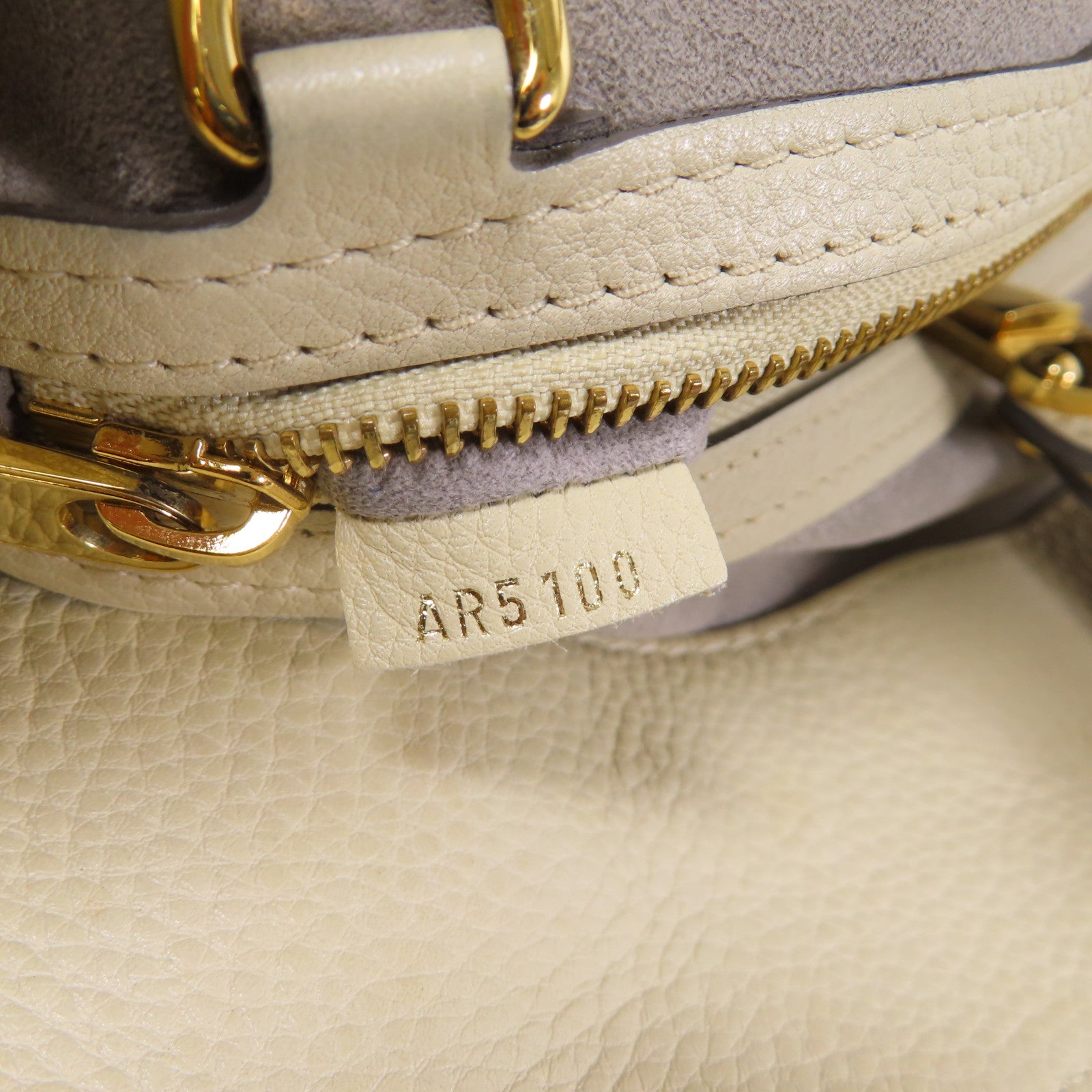 LOUIS VUITTON 【激減優惠】Mahina Cirrus MM金扣手挽袋米色