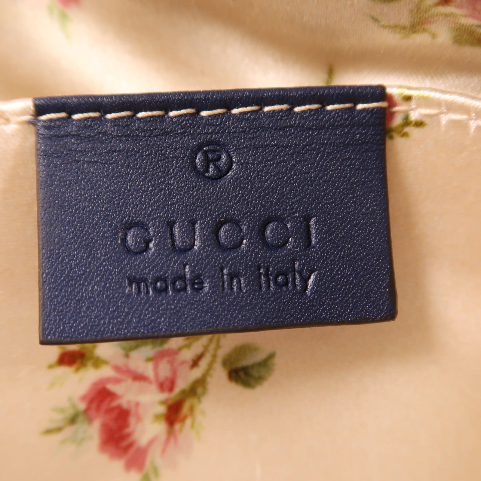 GUCCI 牛仔布Pouch金扣手拿包