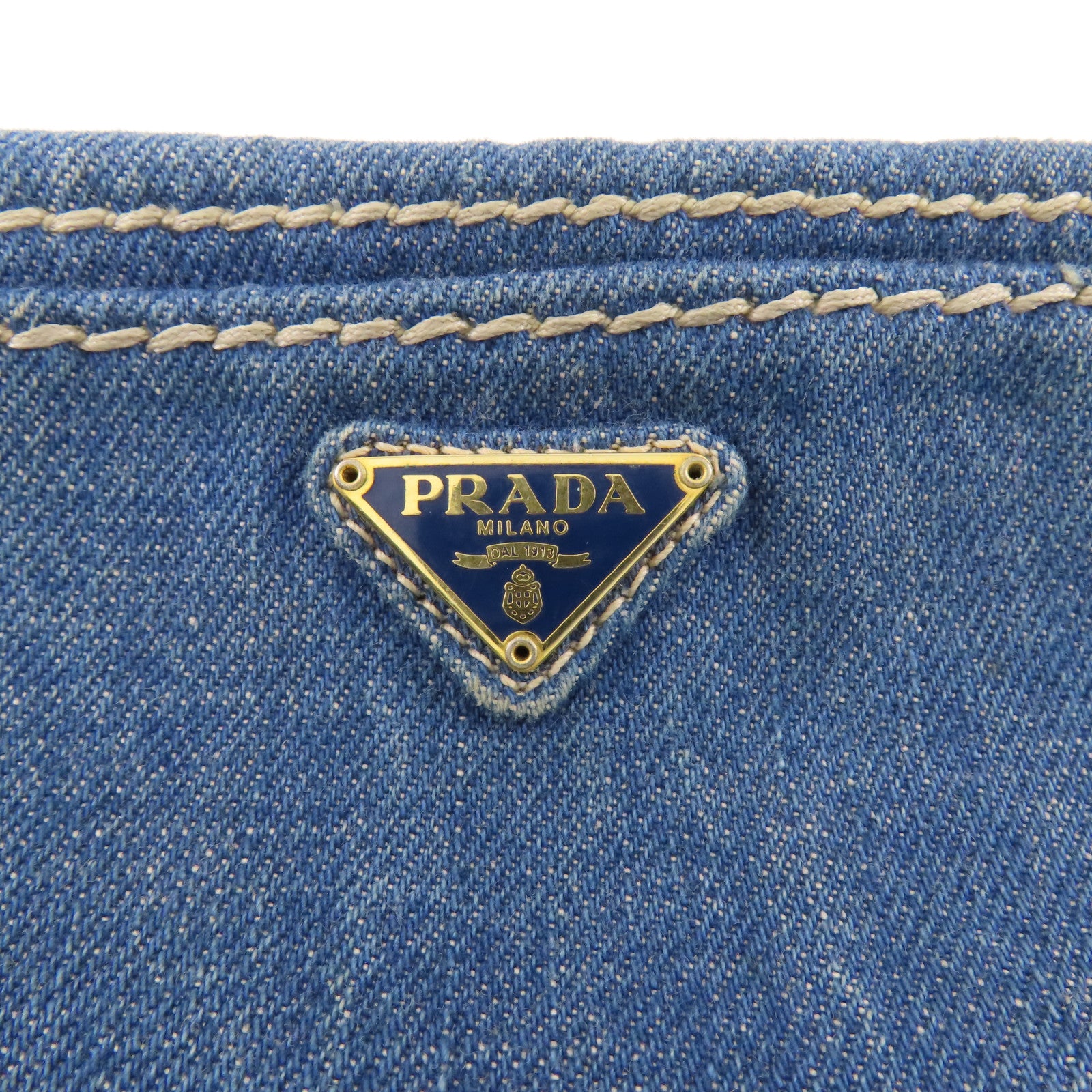 PRADA 牛仔布Pouch金扣手拿包