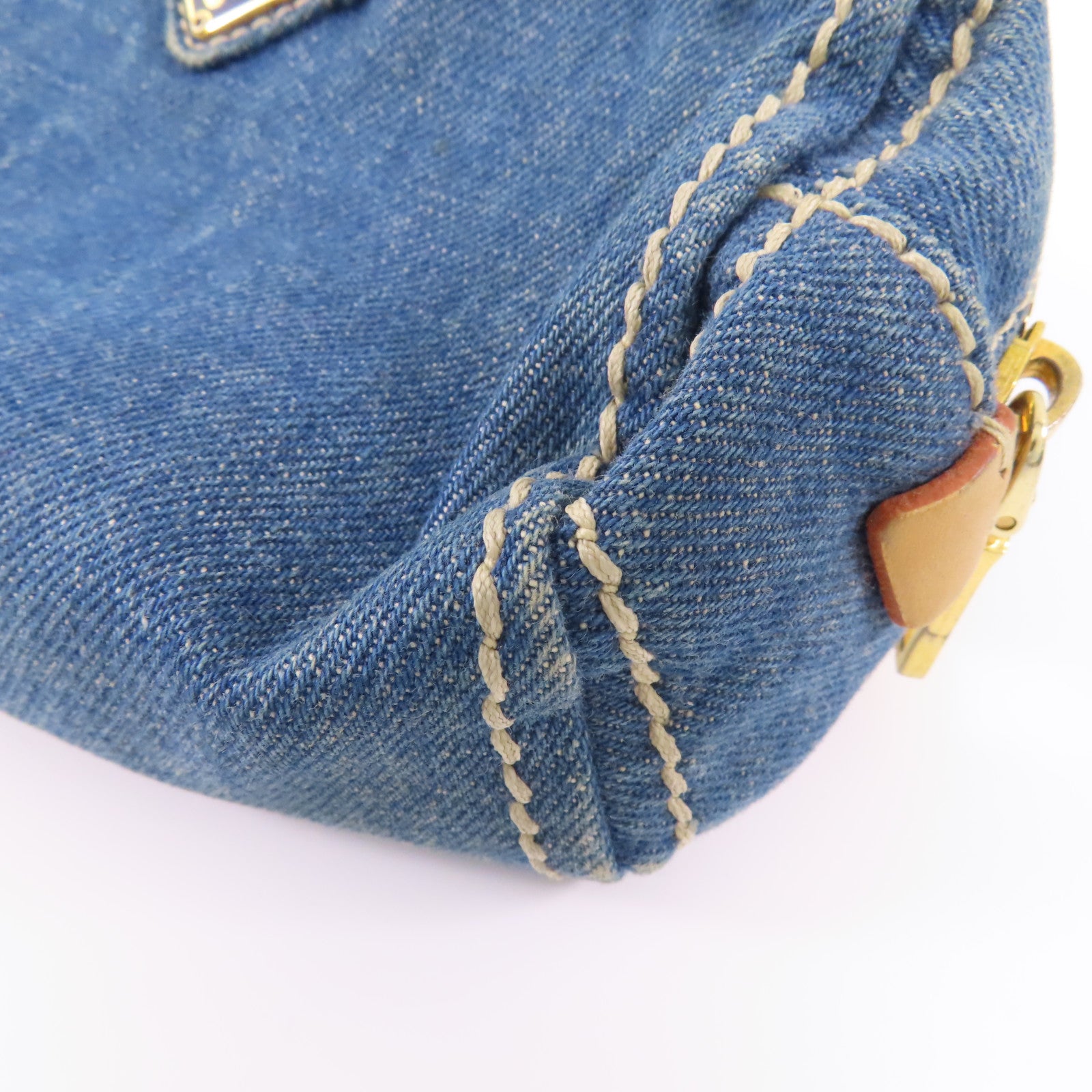 PRADA 牛仔布Pouch金扣手拿包