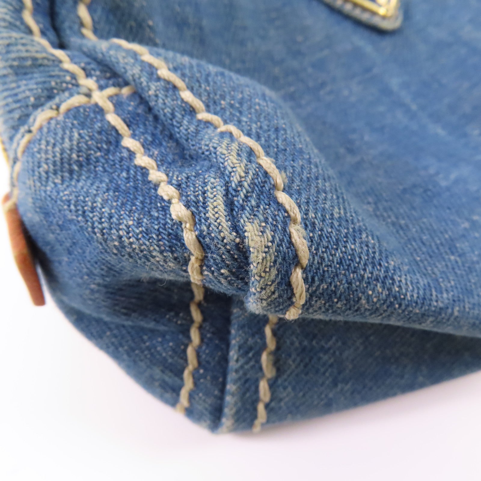 PRADA 牛仔布Pouch金扣手拿包