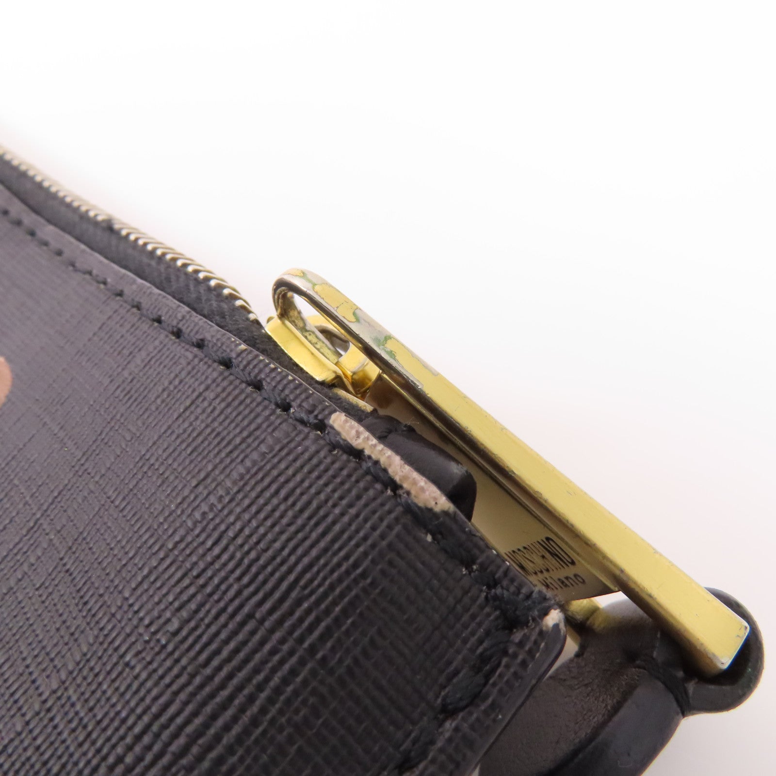 MOSCHINO 塗層帆布Pouch金扣手拿包