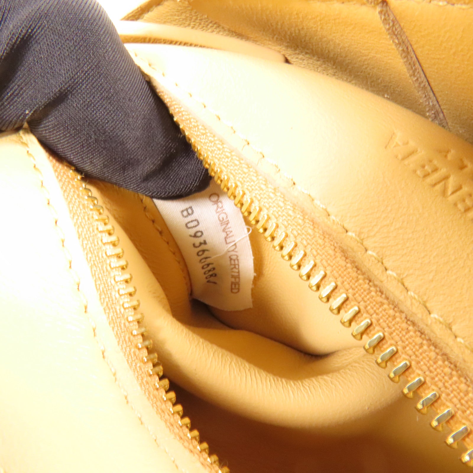 BOTTEGA VENETA 羊皮皮革Cassette肩背袋