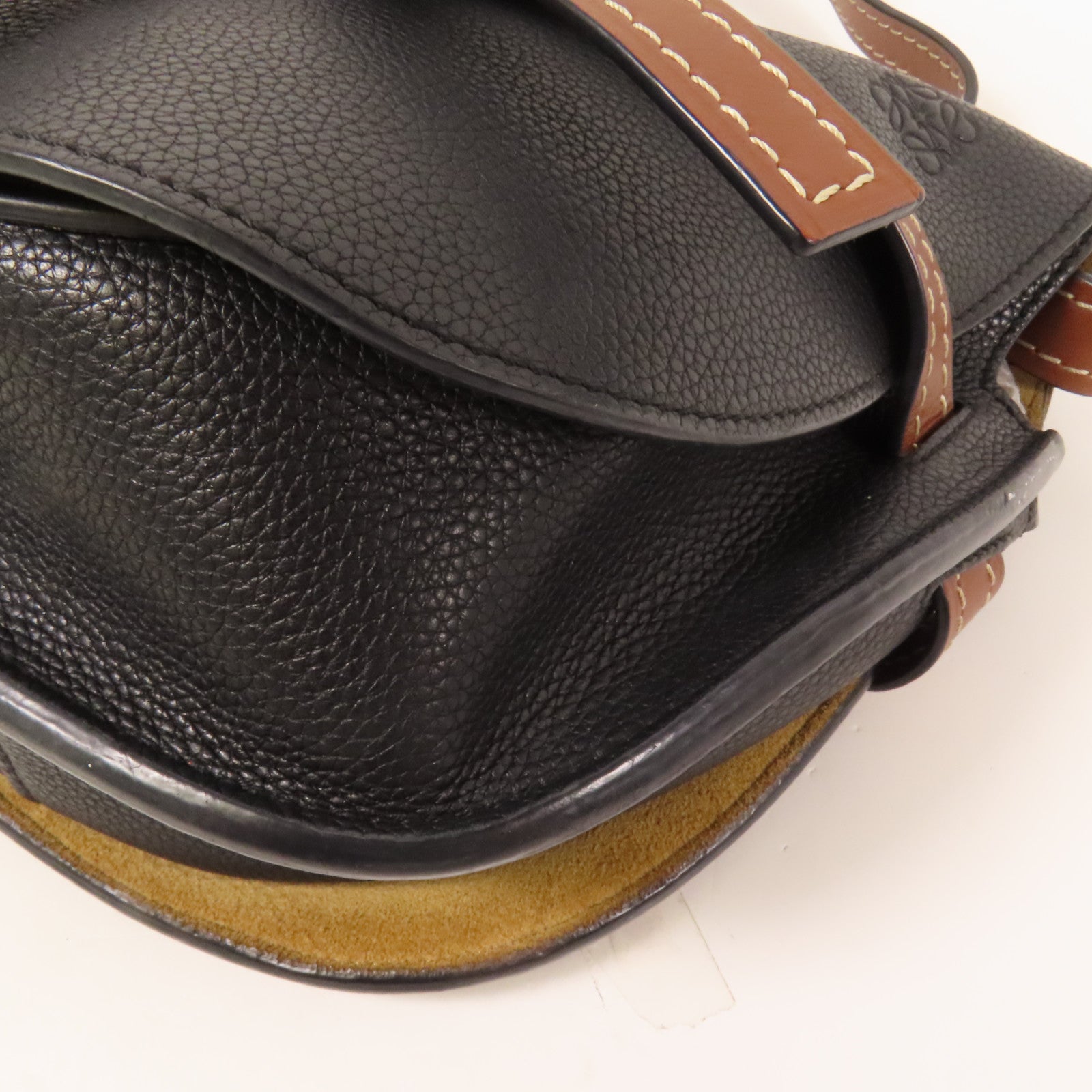 LOEWE 牛皮皮革Gate金扣肩背袋