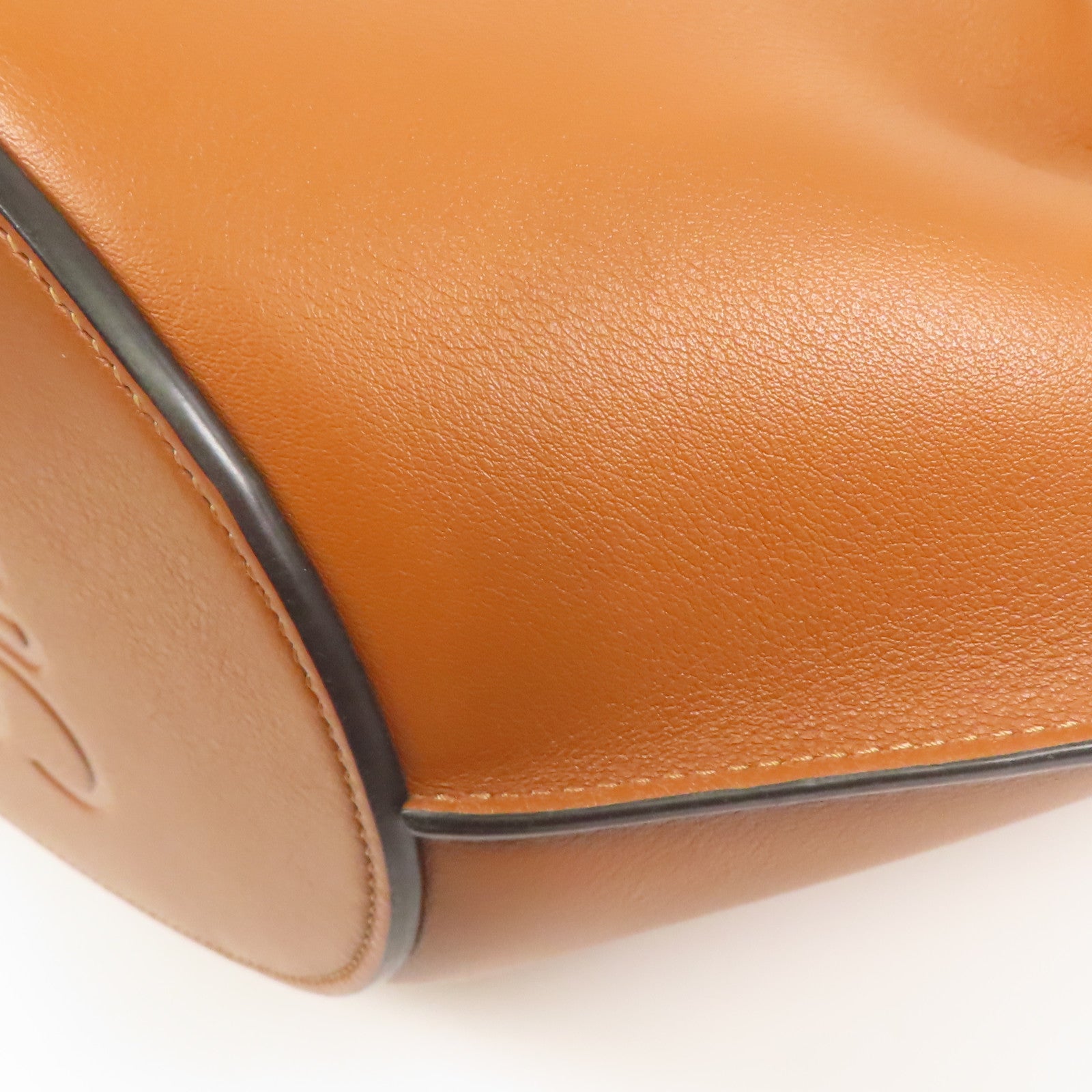 LOEWE 牛皮皮革Shell Tote肩背袋/手挽袋