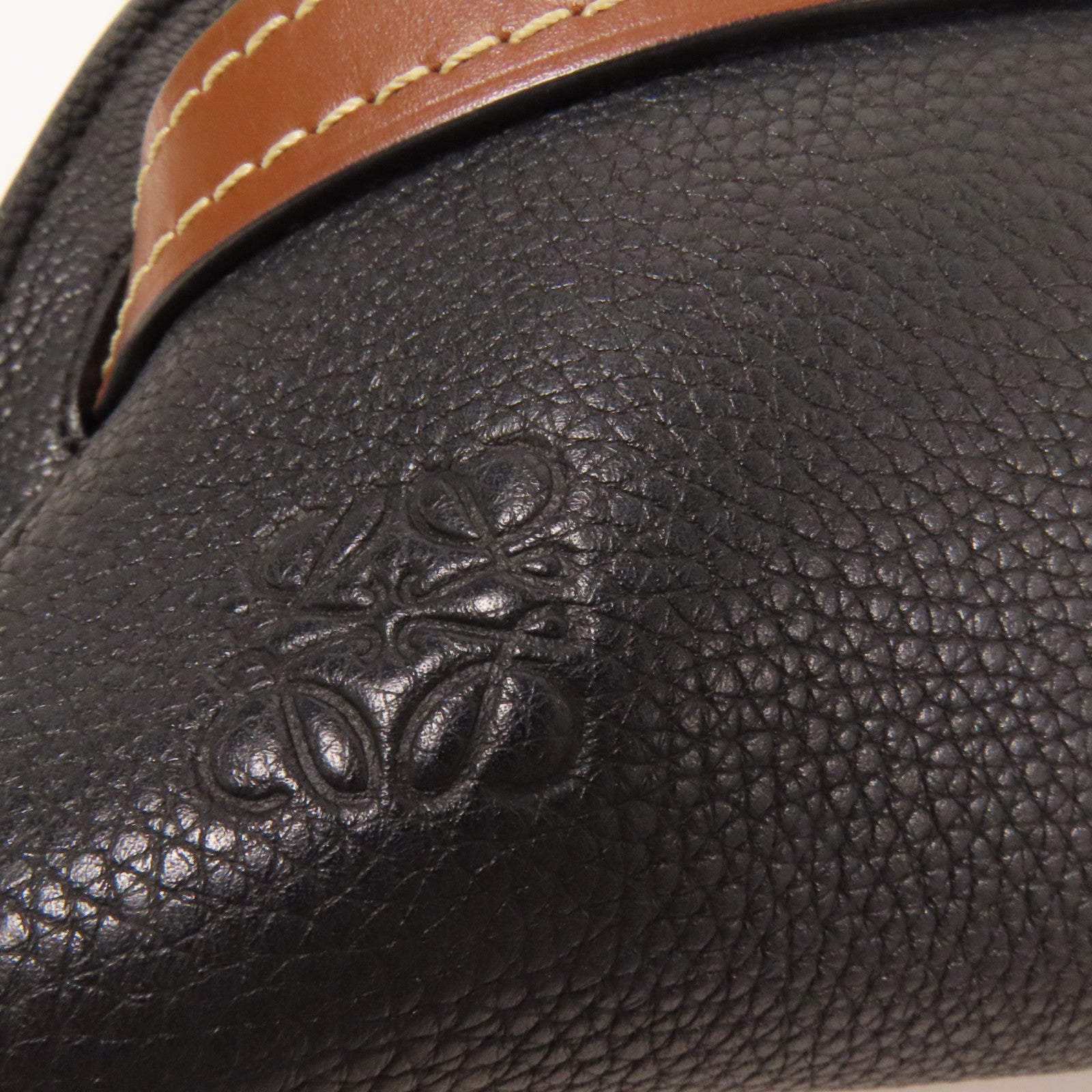 LOEWE 牛皮皮革Gate金扣肩背袋