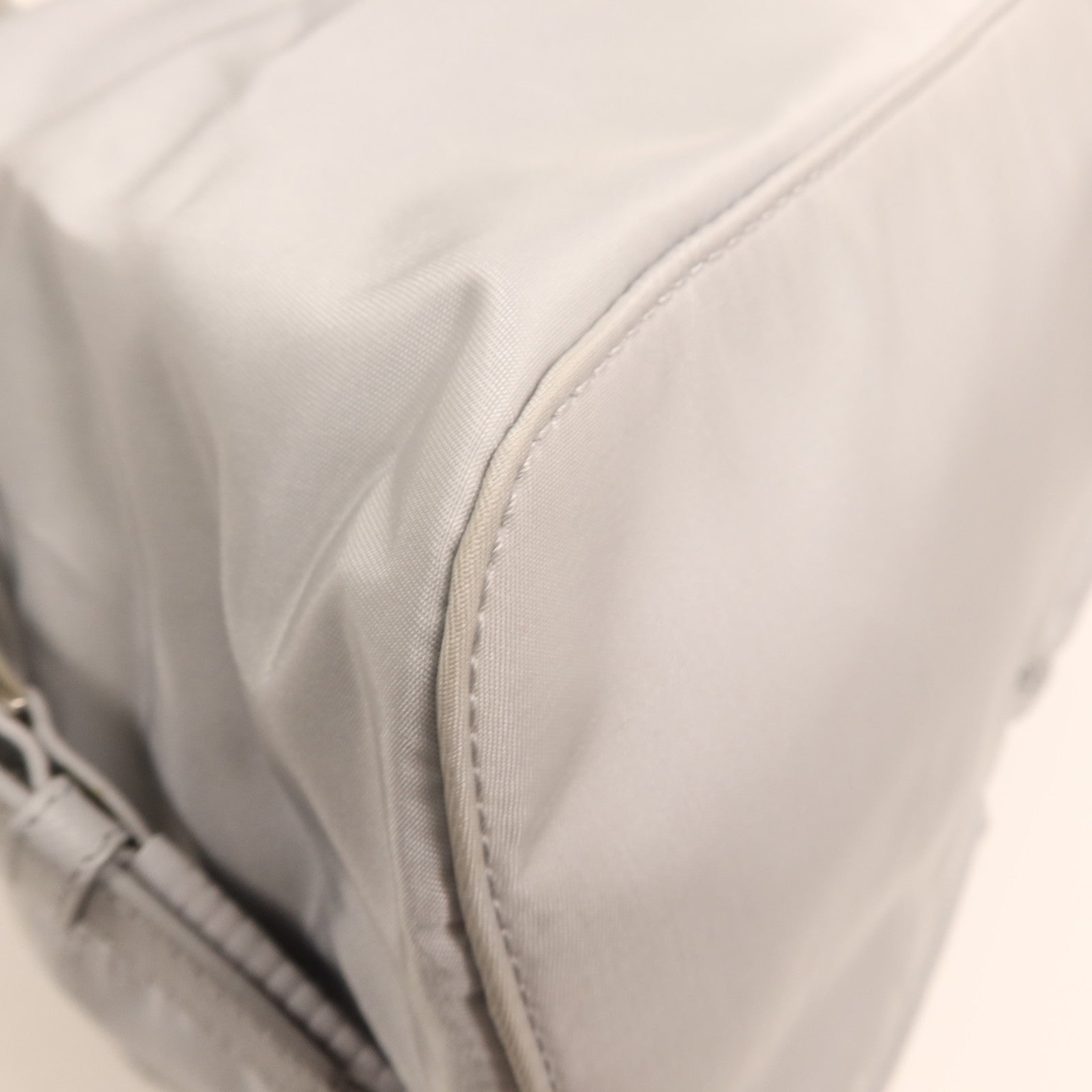 PRADA 尼龍Backpack銀扣背包