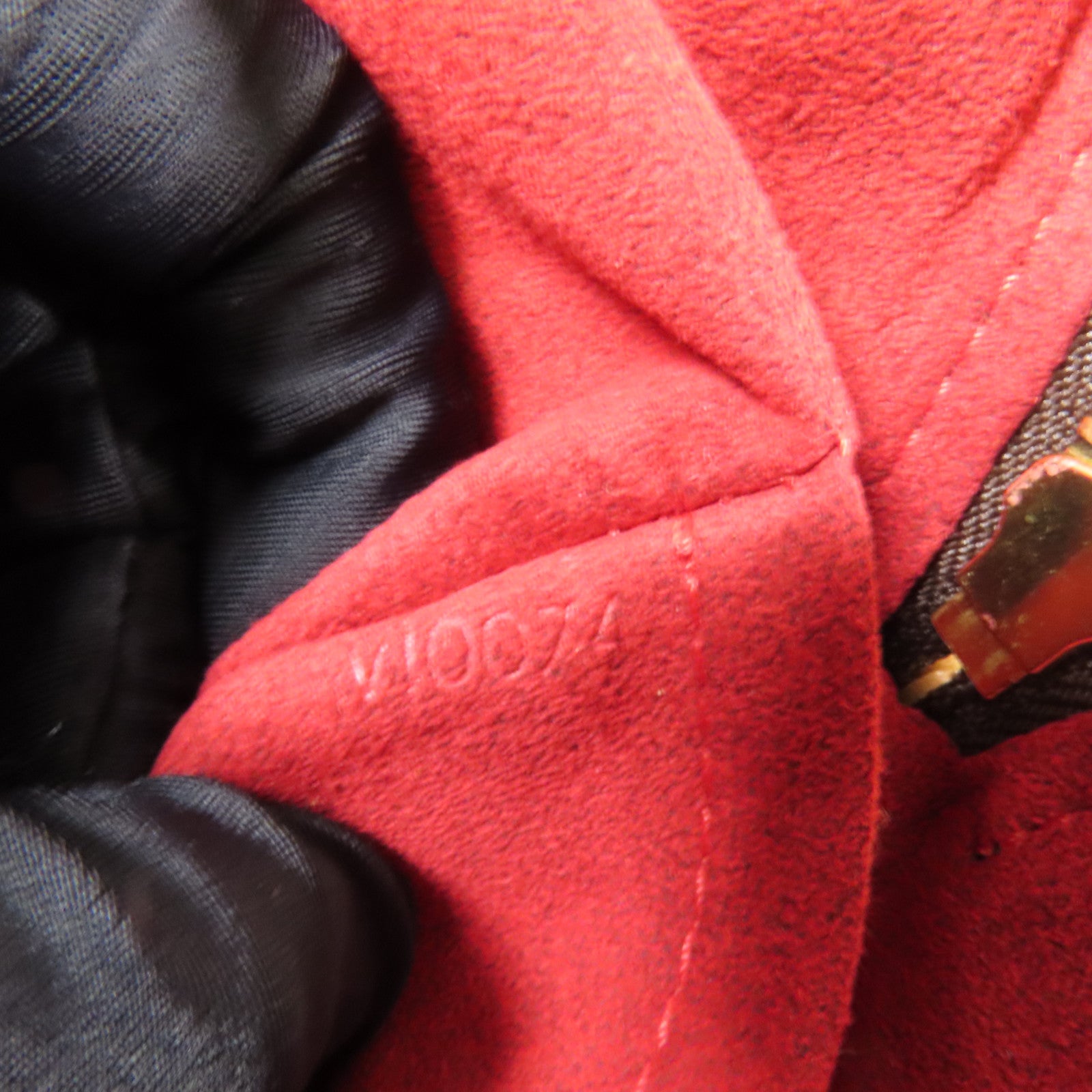 LOUIS VUITTON Monogram Coussin GM金扣肩背袋