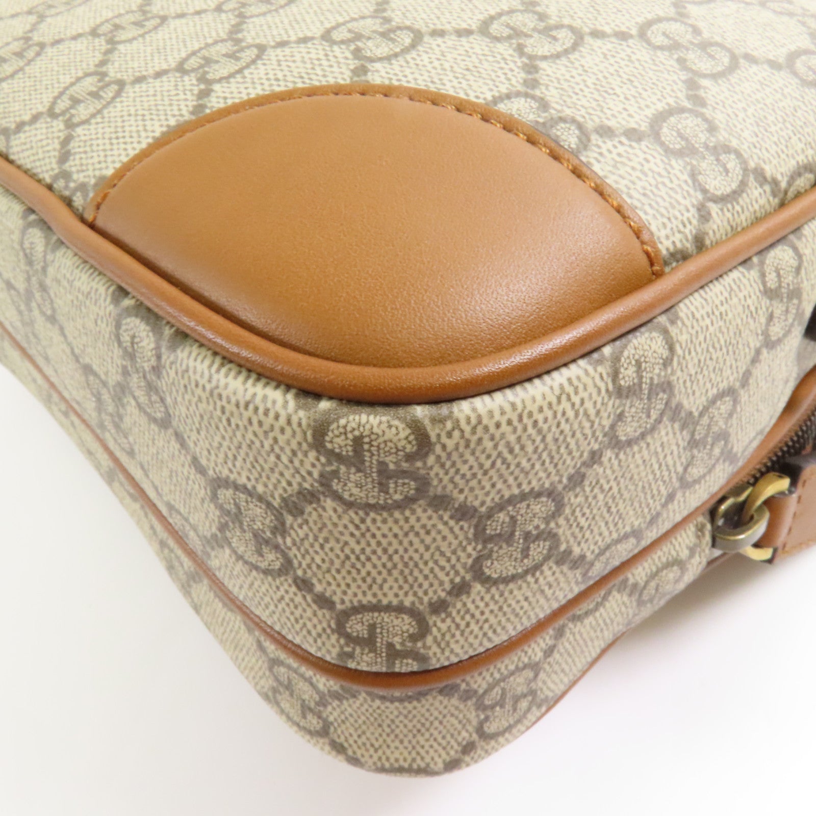 GUCCI 塗層帆布GG Emblem Medium金扣肩背袋