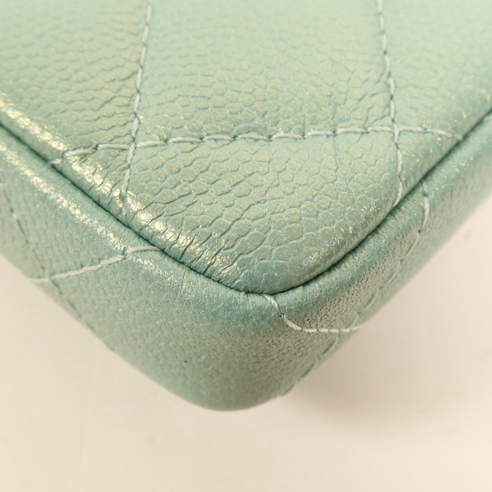 CHANEL 牛皮皮革Matelasse金扣鏈帶肩背袋