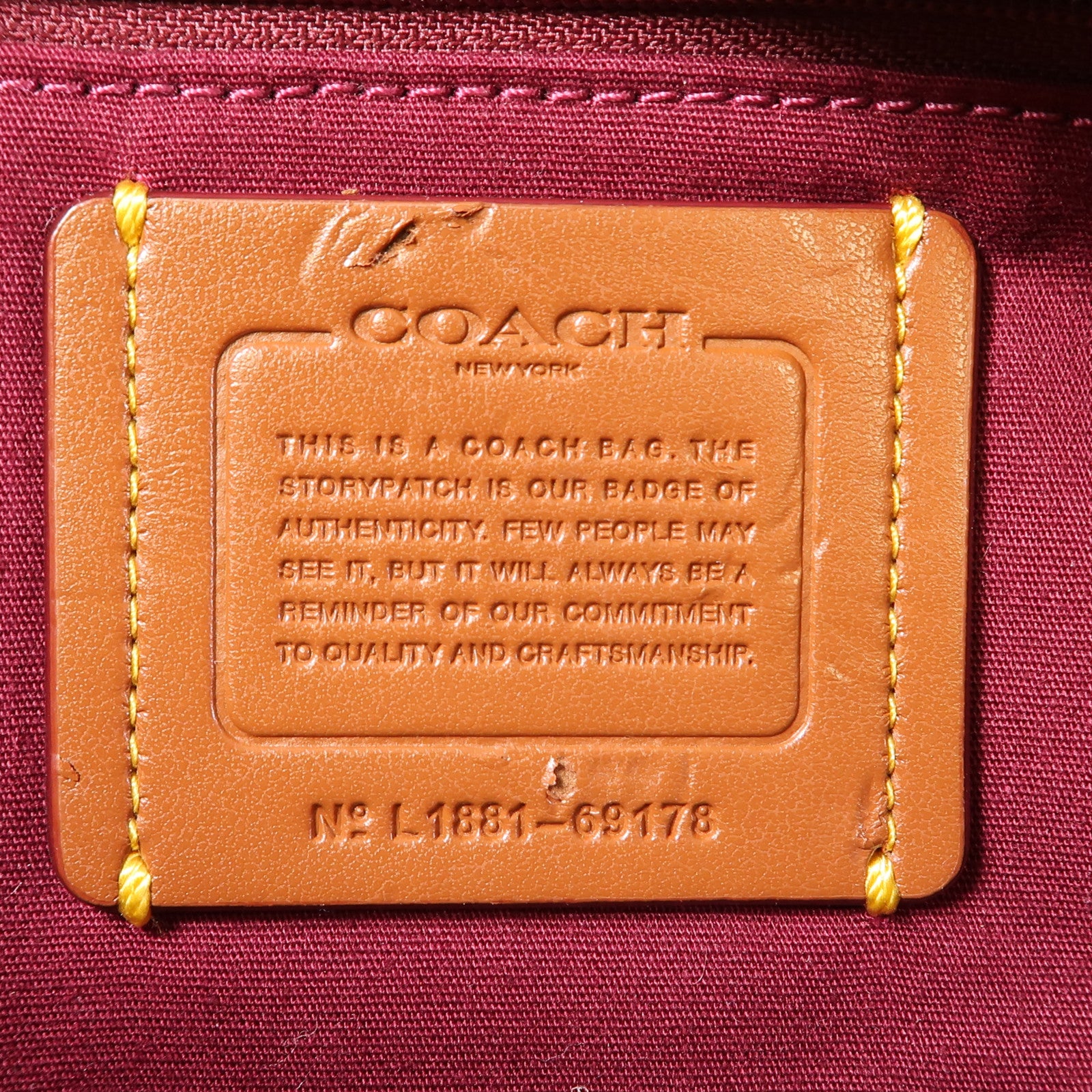 COACH 皮革/塗層帆布Shoulder Bag金扣肩背袋