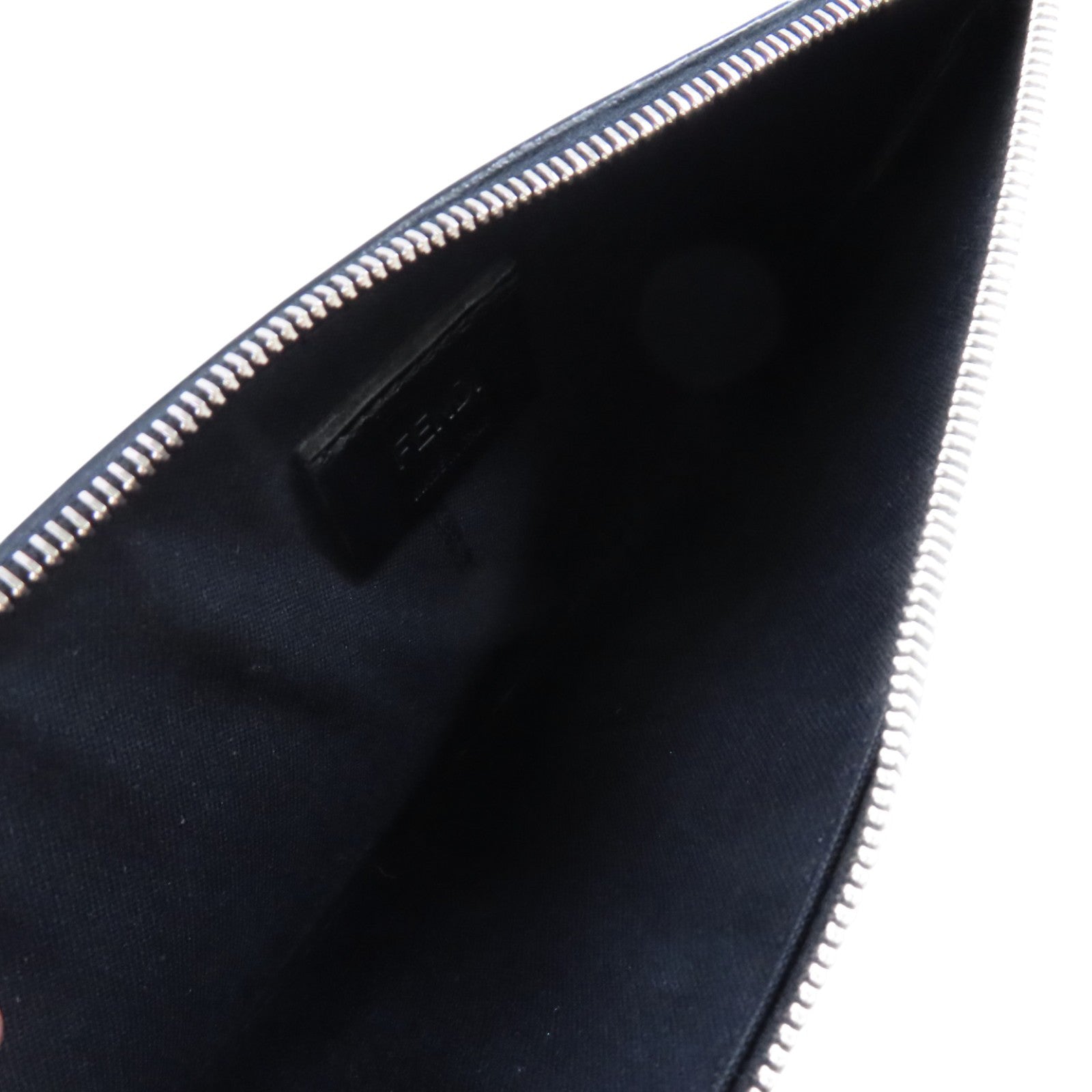 FENDI 塗層皮革Studded Karlito Clutch Pouch銀扣手拿包