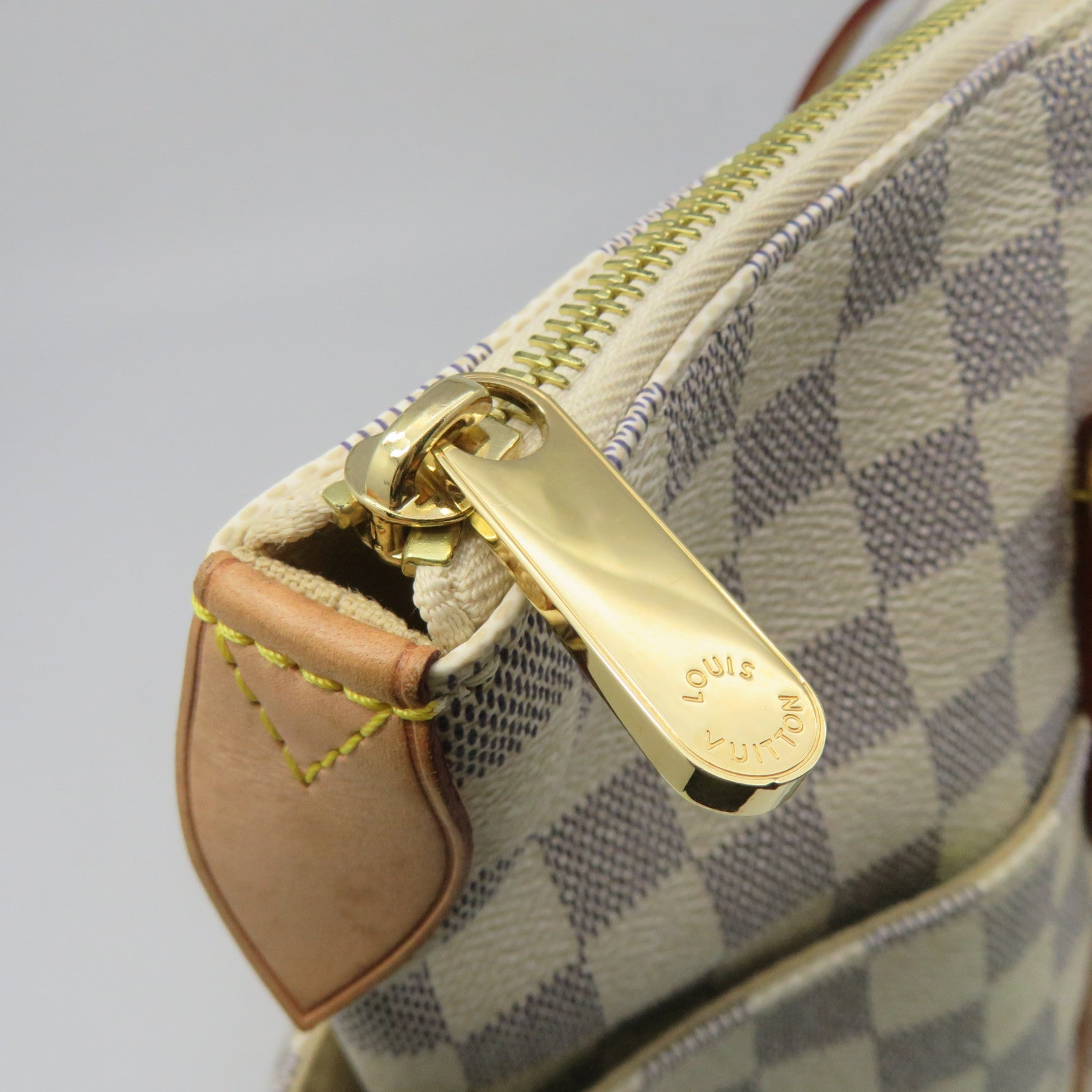 LOUIS VUITTON Damier Azur Totally MM Shoulder Bag off-white