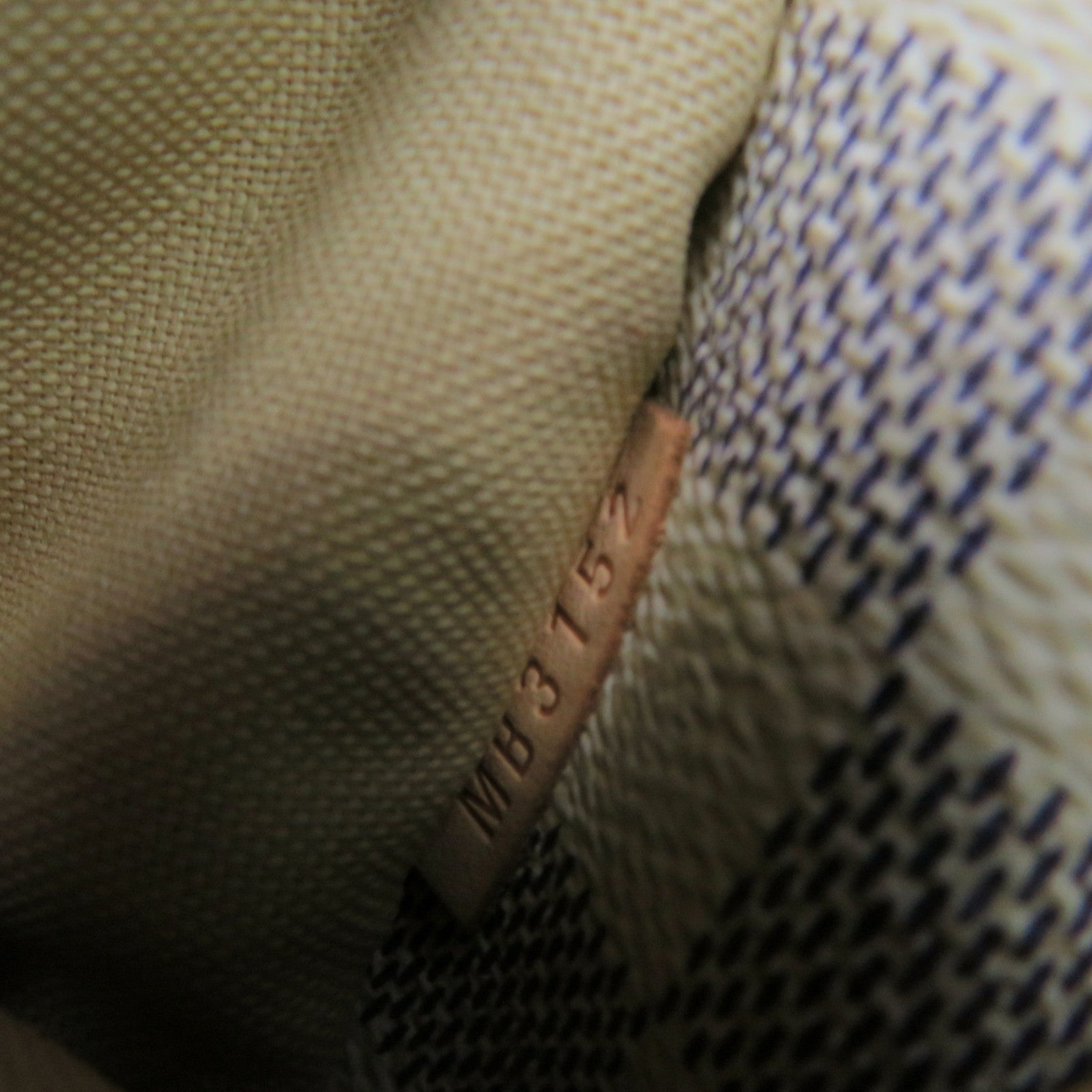 LOUIS VUITTON Damier Azur Totally MM Shoulder Bag off-white