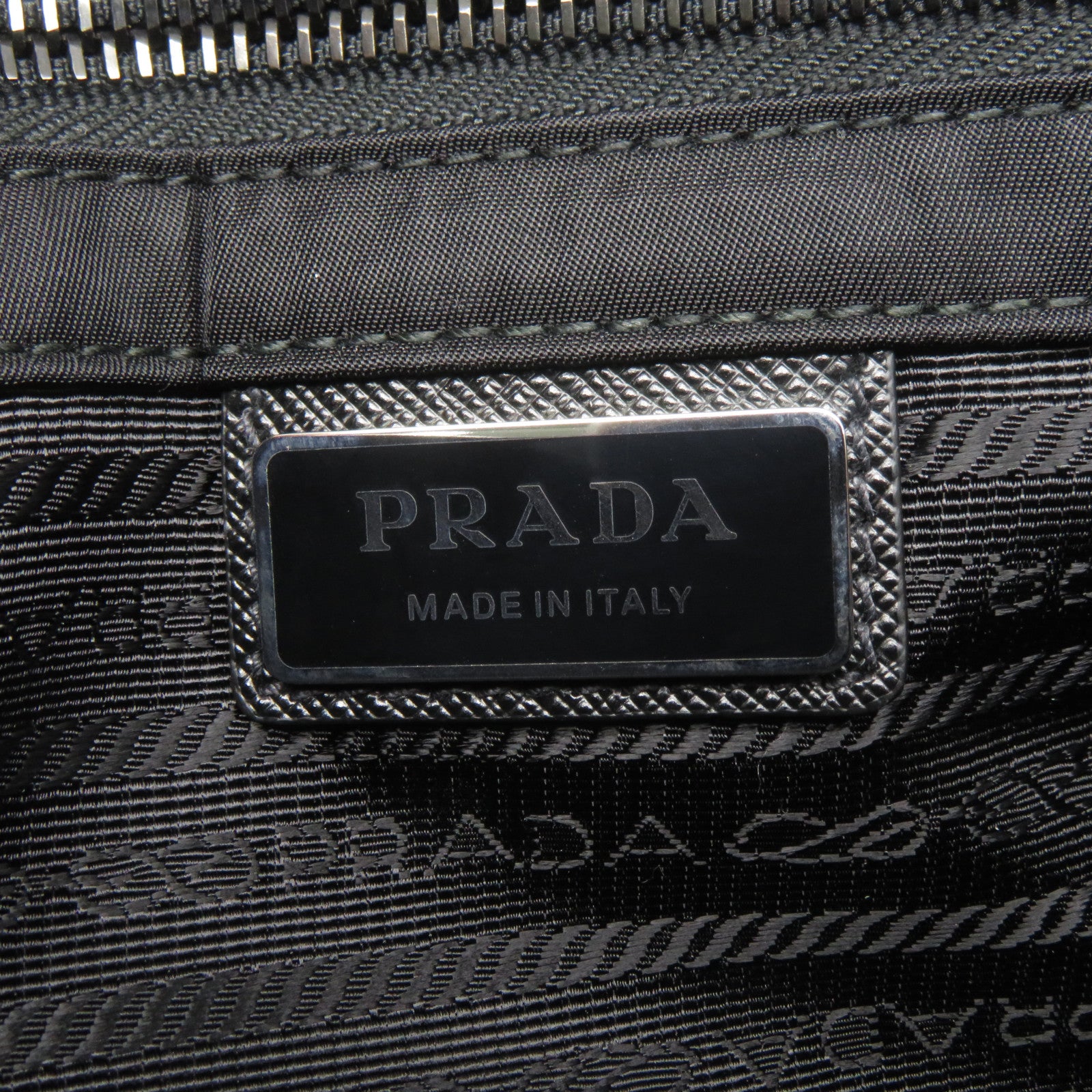 PRADA 尼龍/Saffiano皮革Shoulder Bag銀扣肩背袋黑色