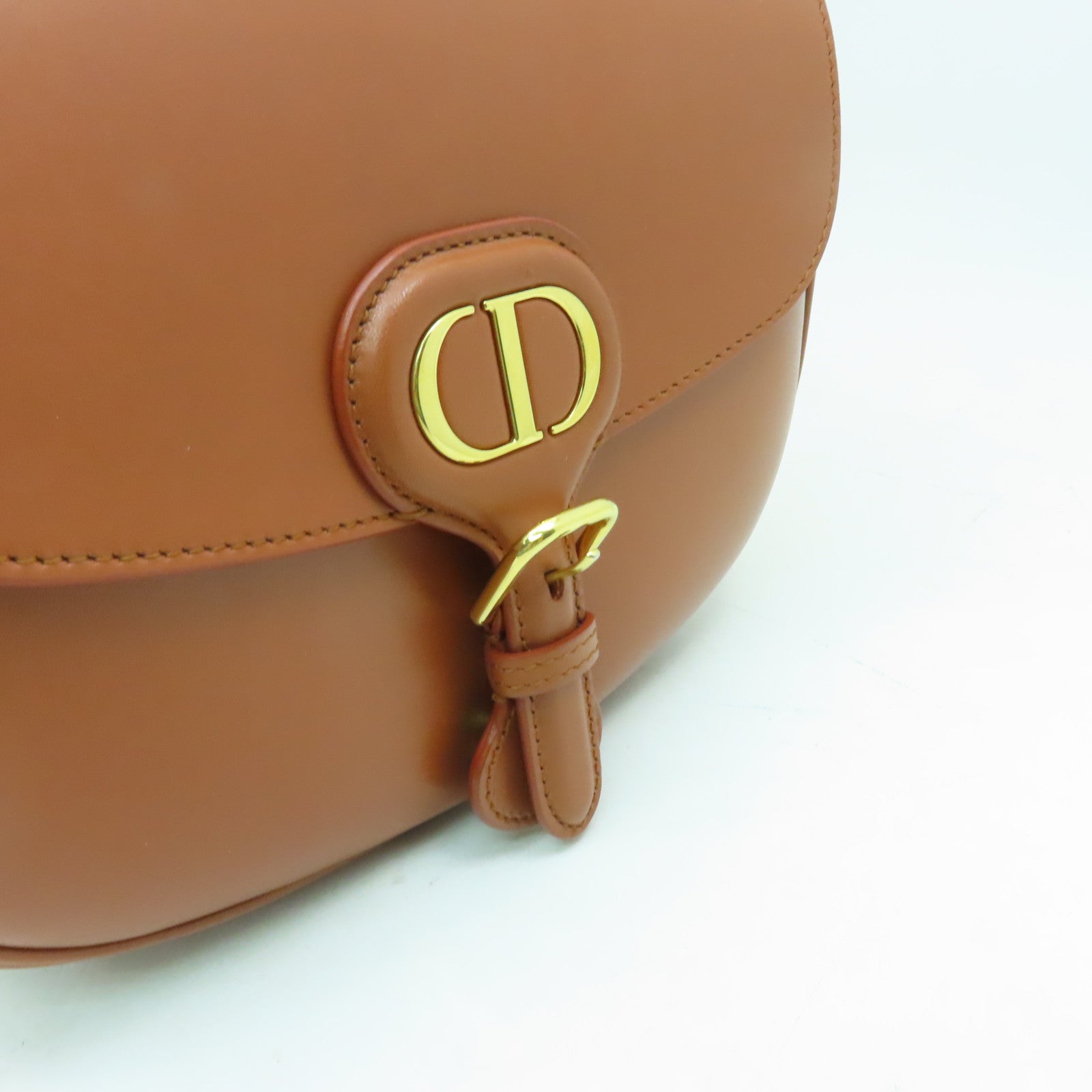 Dior 牛皮皮革Bobby Medium Bag金扣肩背袋棕色