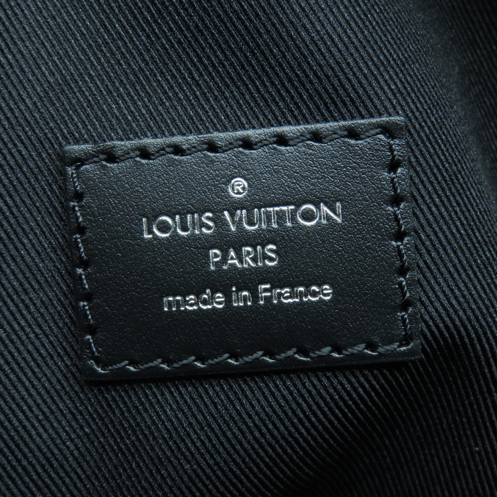 LOUIS VUITTON Monogram Eclipse Soft Trunk肩背袋黑色/灰色